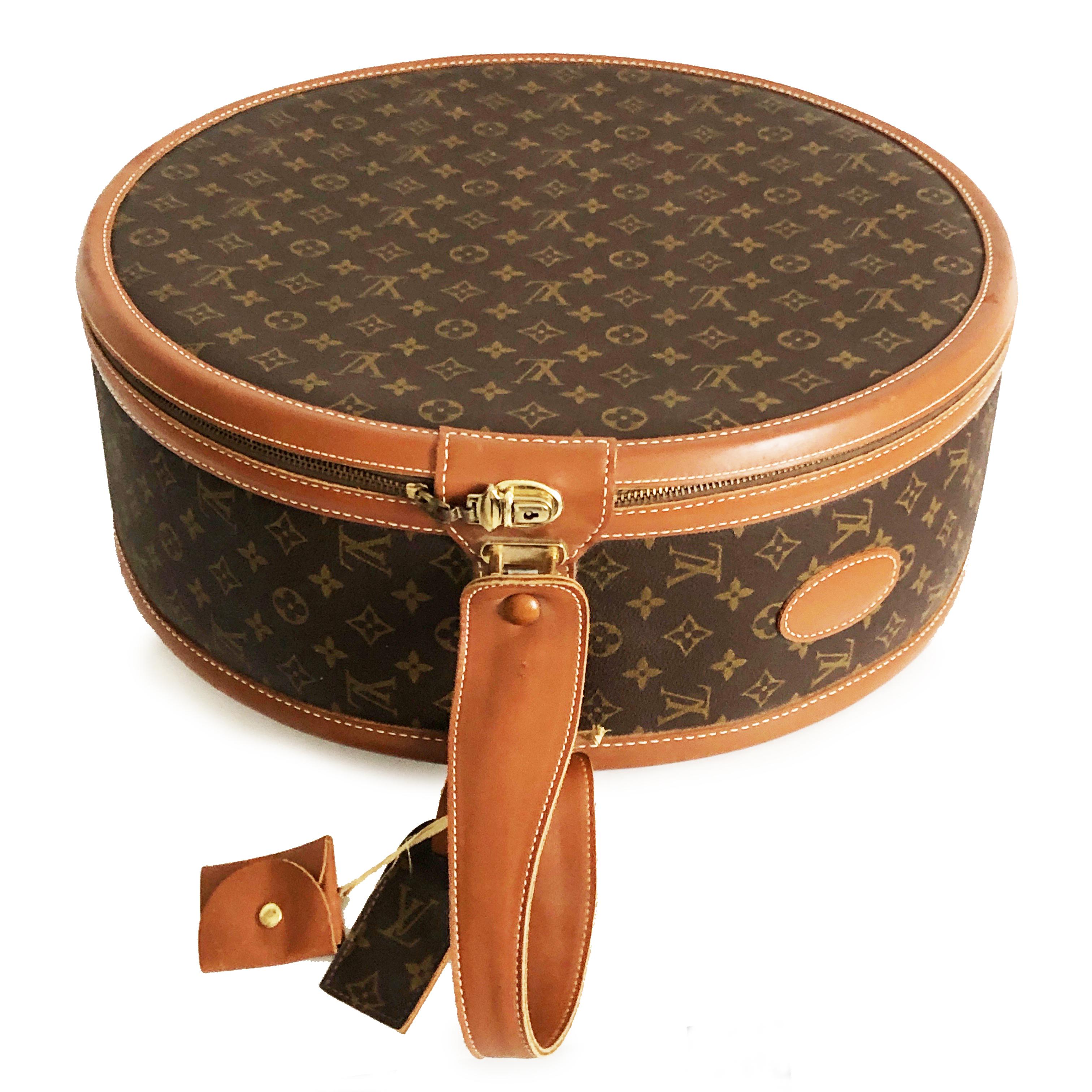 Louis Vuitton x The French Company Boite Chapeaux Round Hat Box 45cm Travel Bag In Good Condition In Port Saint Lucie, FL
