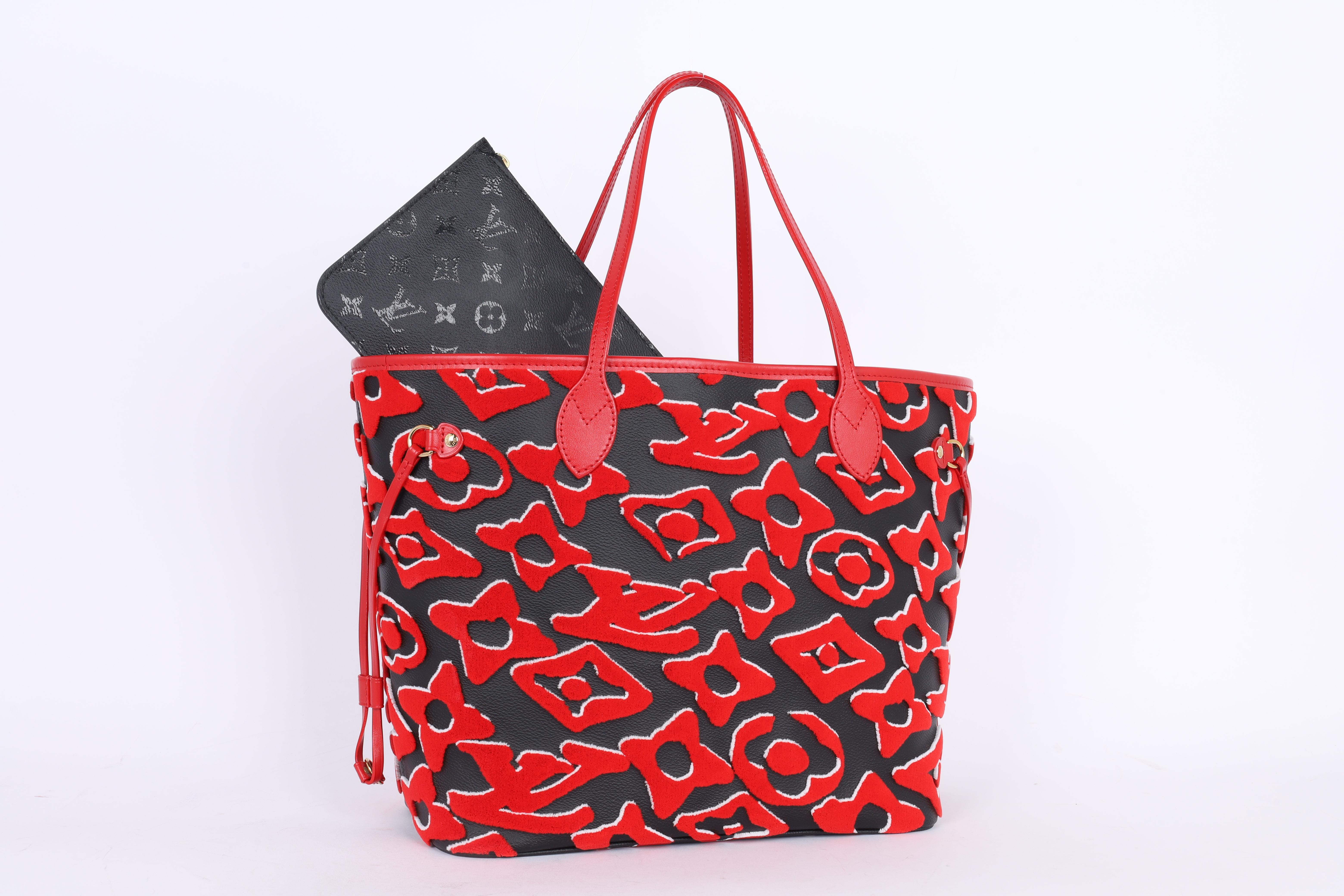 Authentic, NEW limited edition X UF Tufted Monogram Neverfull MM tote in red and black with pochette wallet. This limited edition tote features a collaboration between Louis Vuitton and artist Urs Fischer with his hand drawn monogram pattern. The