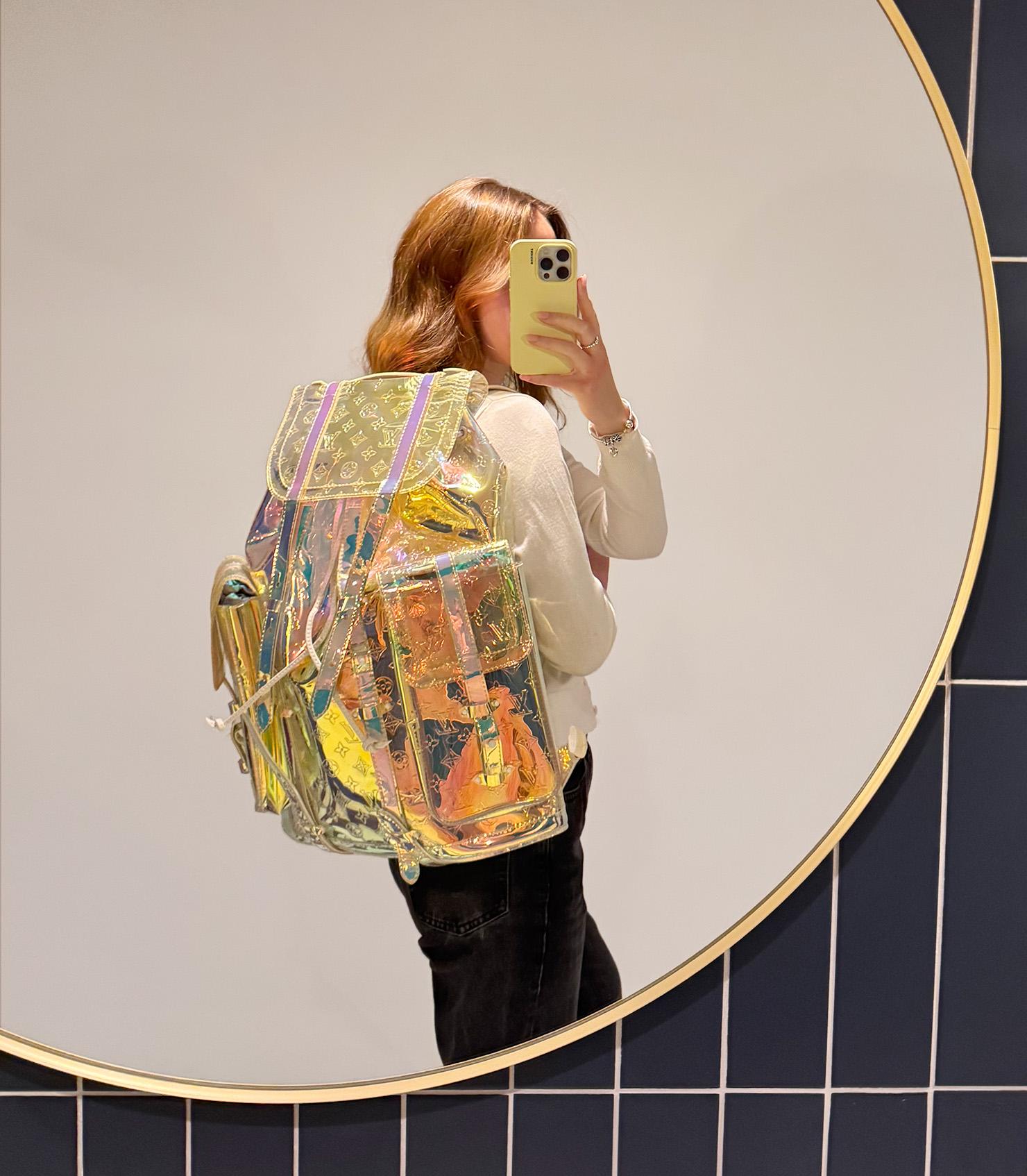 Louis Vuitton x Virgil Abloh - Sac à dos Christopher prisme en PVC irisé GM en vente 6