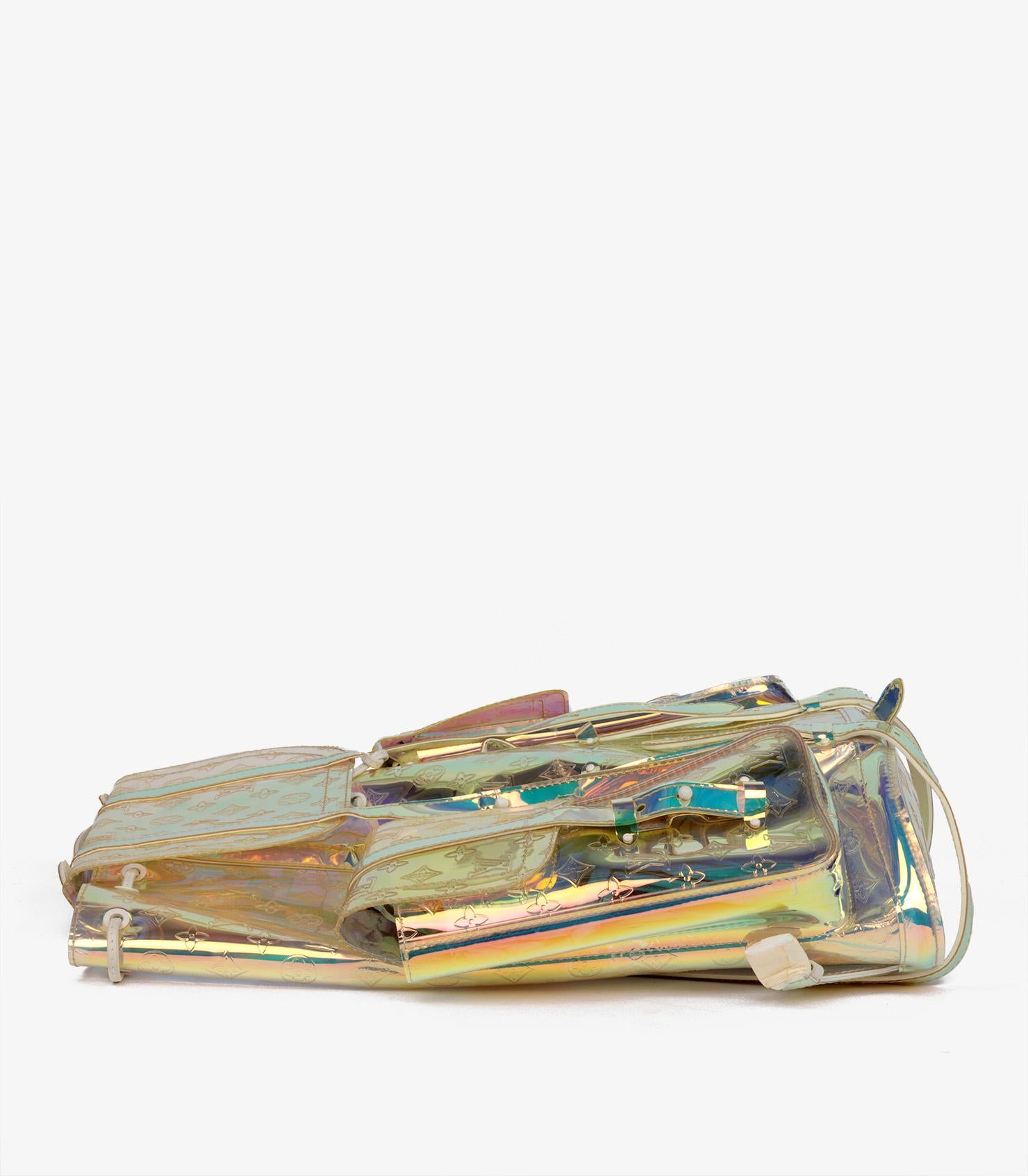 Gris Louis Vuitton x Virgil Abloh - Sac à dos Christopher prisme en PVC irisé GM en vente