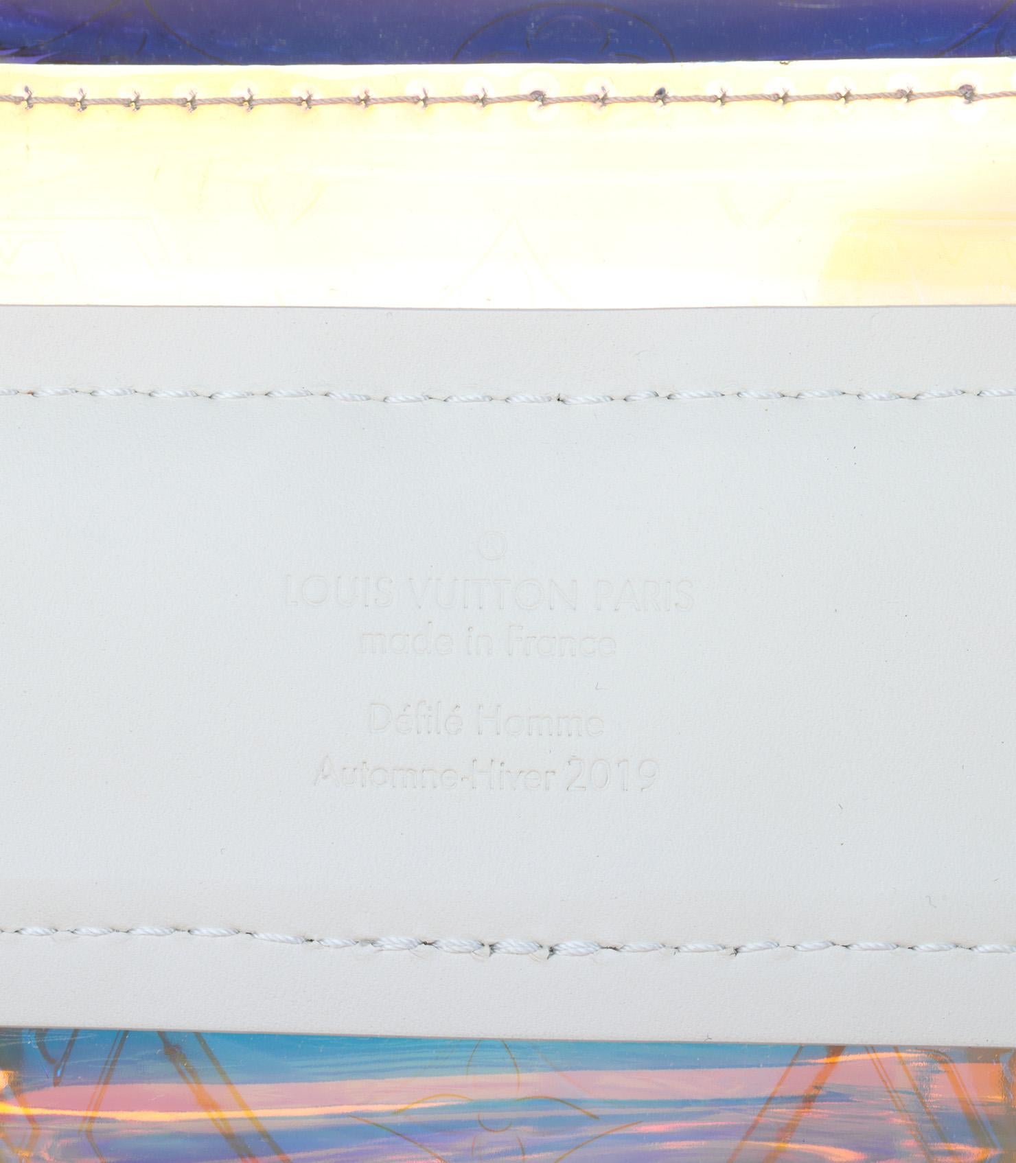 Louis Vuitton x Virgil Abloh - Sac à dos Christopher prisme en PVC irisé GM en vente 2