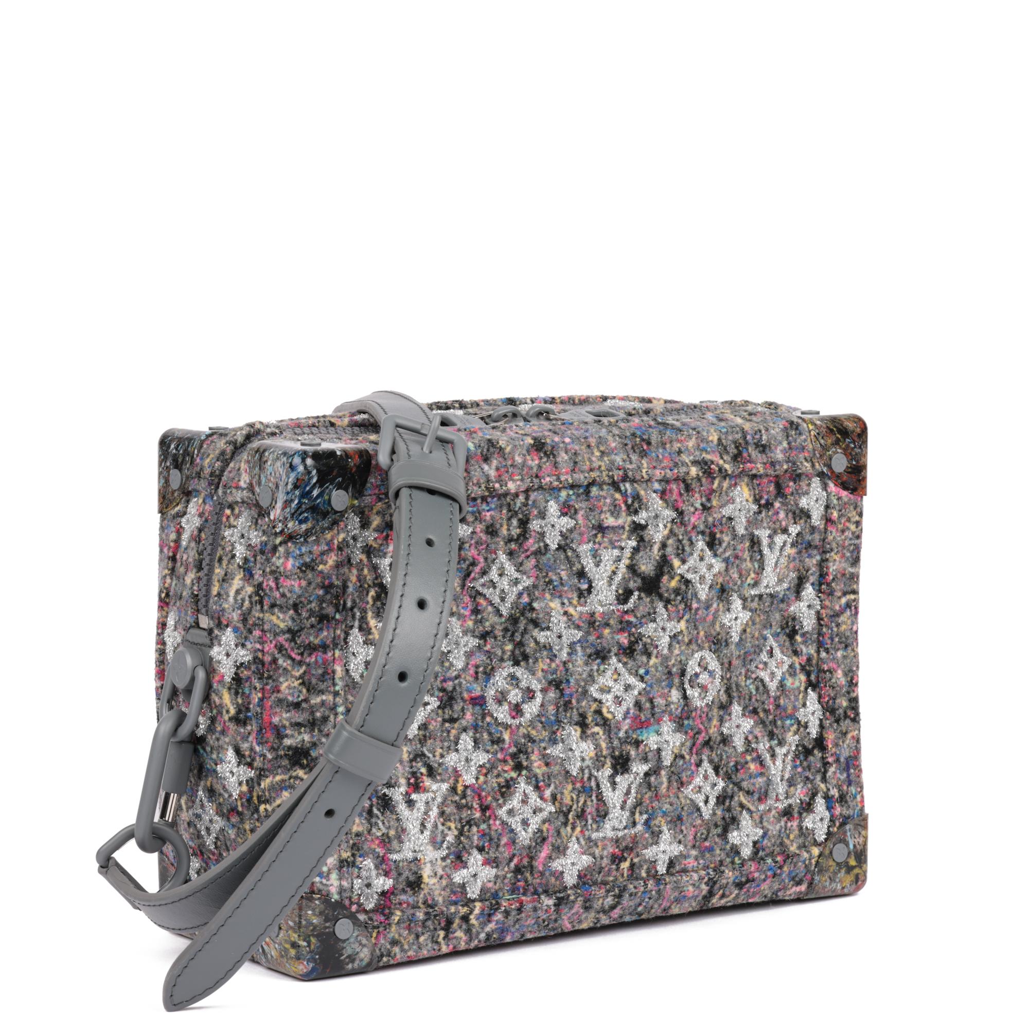 LOUIS VUITTON
x Virgil Abloh Multicolour Recycled Felt & Silver Lurex Monogram Sustainable Line Soft Trunk

Xupes Reference: HB5142
Age (Circa): 2021
Accompanied By: Louis Vuitton Dust Bag
Authenticity Details: Microchip (Made in France)
Gender: