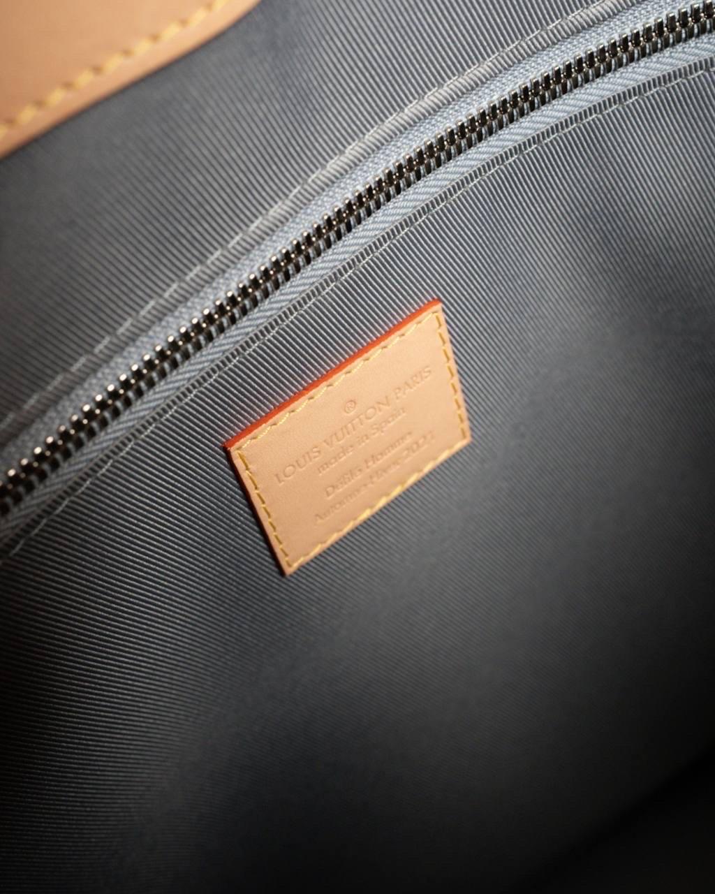 Miroir plat Louis Vuitton X Virgil Abloh L.E. en vente 9