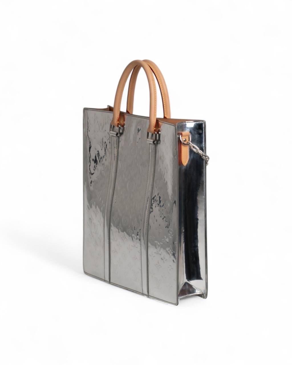 Miroir plat Louis Vuitton X Virgil Abloh L.E. Pour femmes en vente