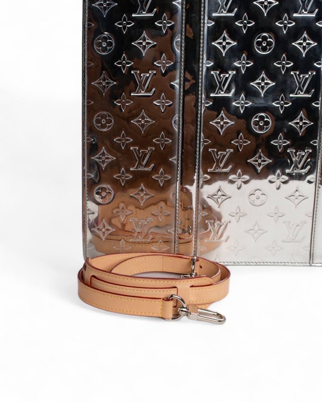 Miroir plat Louis Vuitton X Virgil Abloh L.E. en vente 3