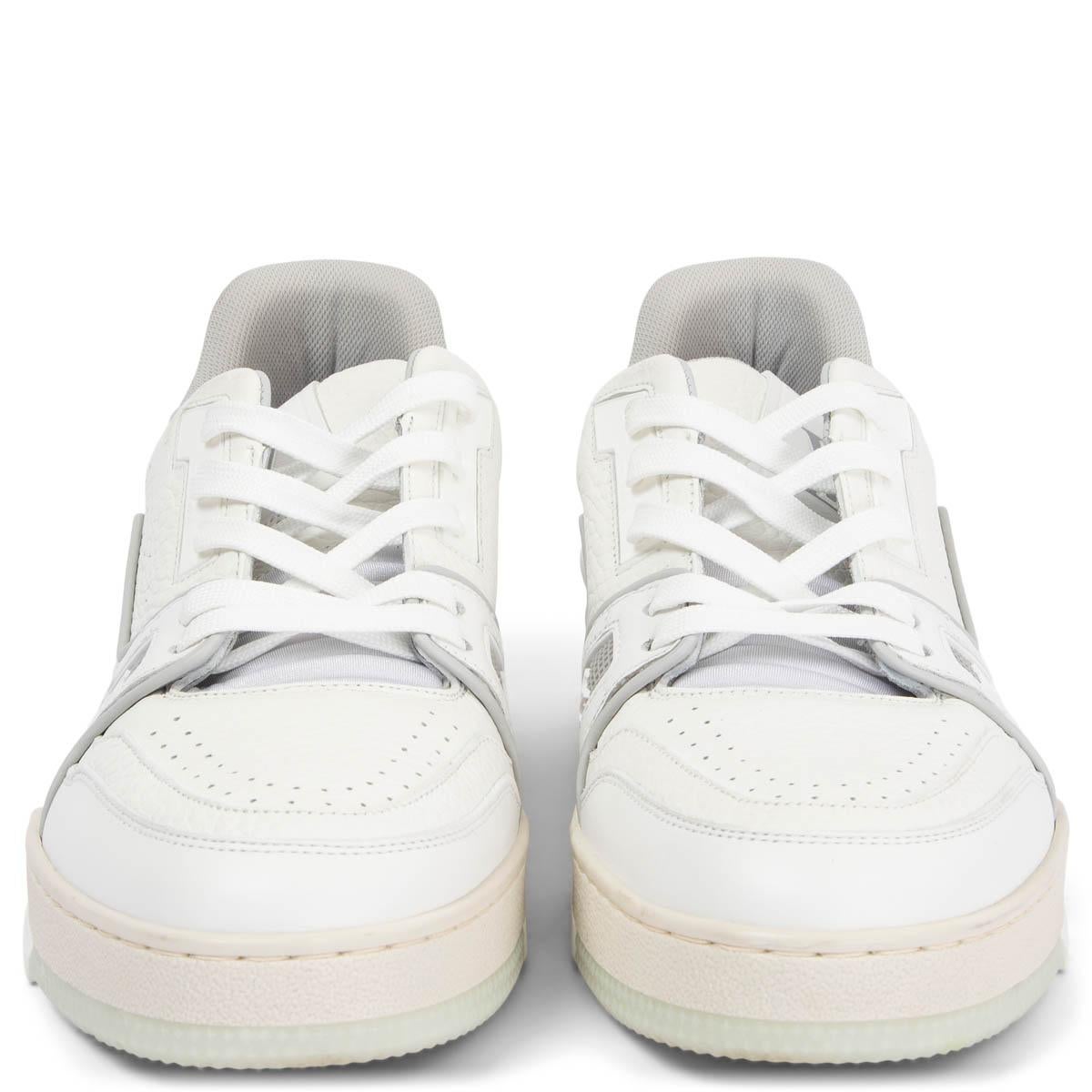 100% authentic Louis Vuitton x Virgil Abloh LV Trainers sneakers in white leather with light grey and beige details. Have been worn once or twice and are in excellent condition.

This monochrome version of the LV Trainer sneaker combines smooth and
