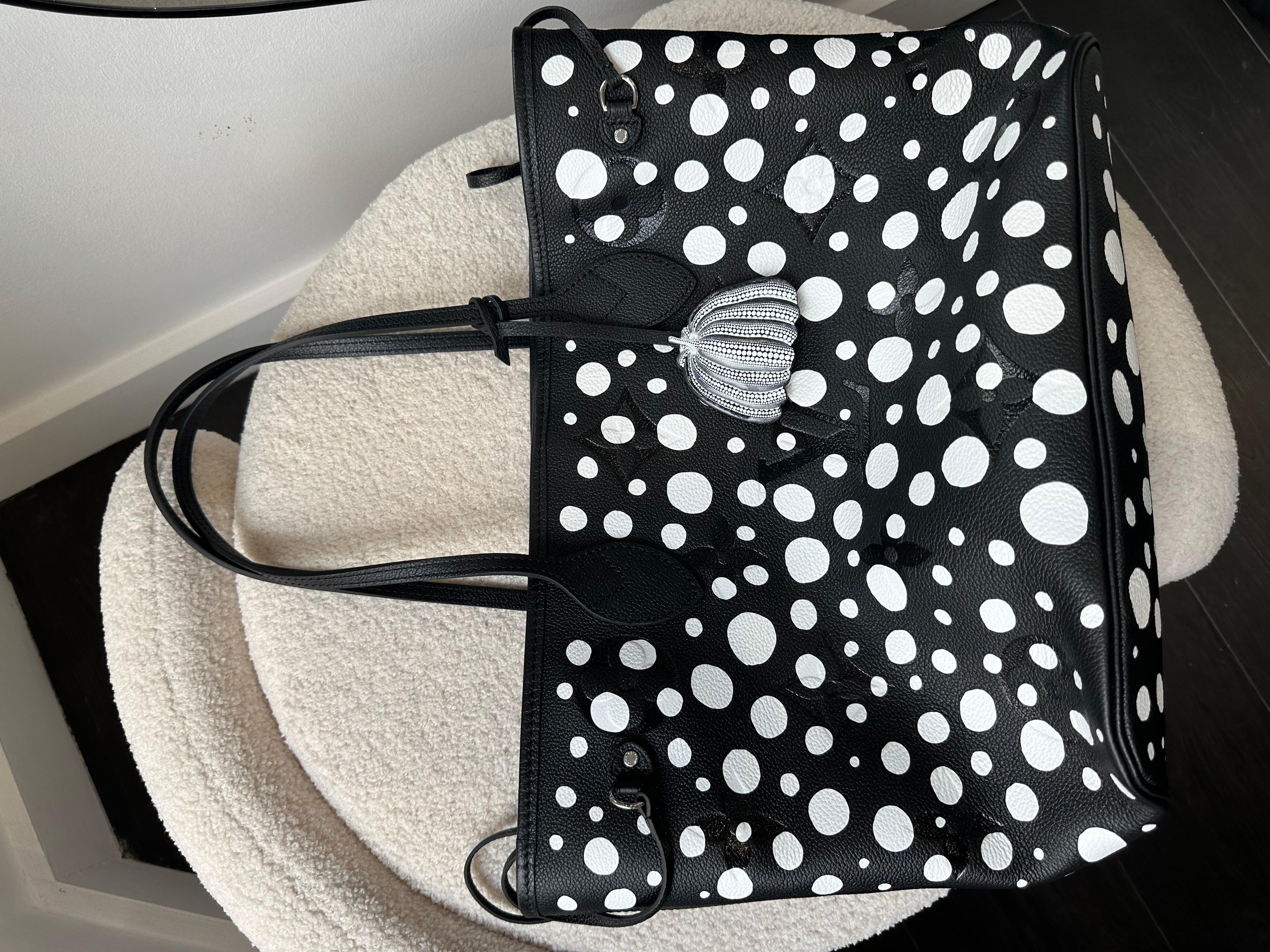 Louis Vuitton x Yayoi Kusama Neverful MM tote bag For Sale 2