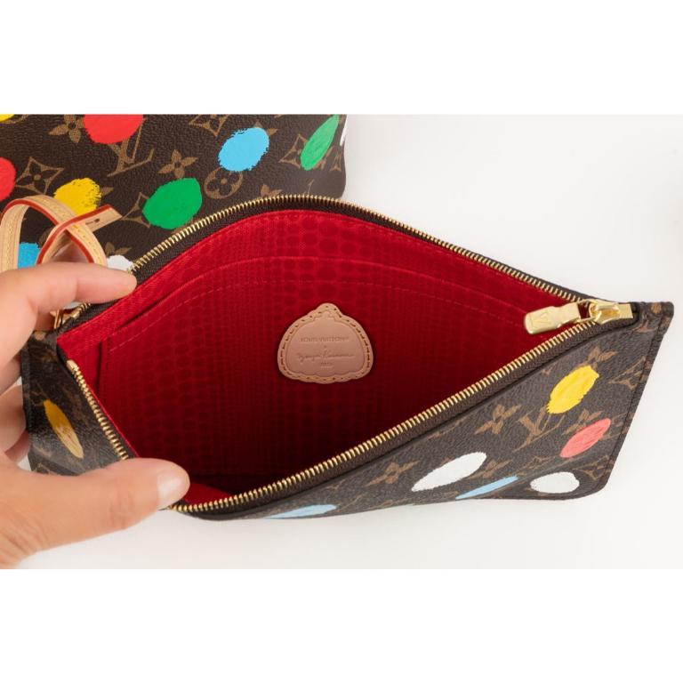 Louis Vuitton x Yayoi Kusama Neverfull Leather Bag, 2023 For Sale 7