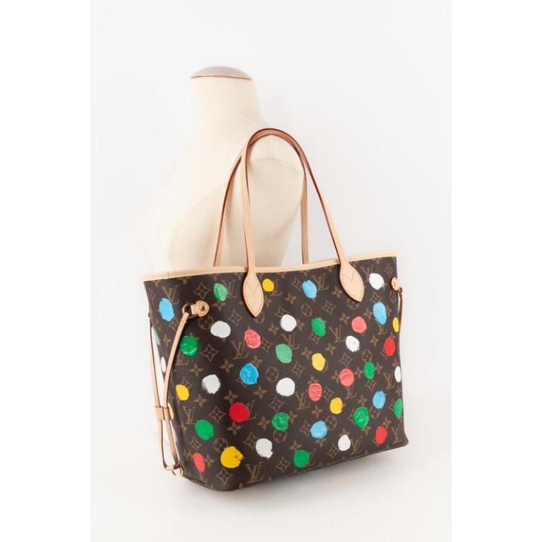 Louis Vuitton - (Made in Spain) Medium-size 'Neverfull' bag made of Inifinity Dots Monogram canvas and natural leather. Snaplink fastening and double handle. Removable enveloppe. A 2023 Collection in collaboration with Yayoi Kusama. Limited