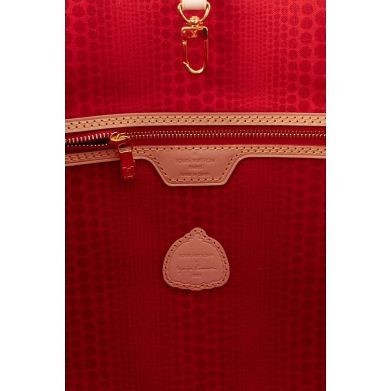 Louis Vuitton x Yayoi Kusama Neverfull Leather Bag, 2023 For Sale 3