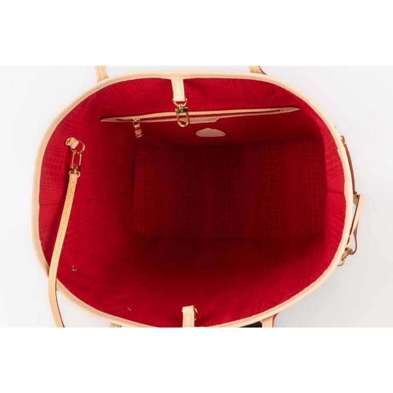 Louis Vuitton x Yayoi Kusama Neverfull Leather Bag, 2023 For Sale 4