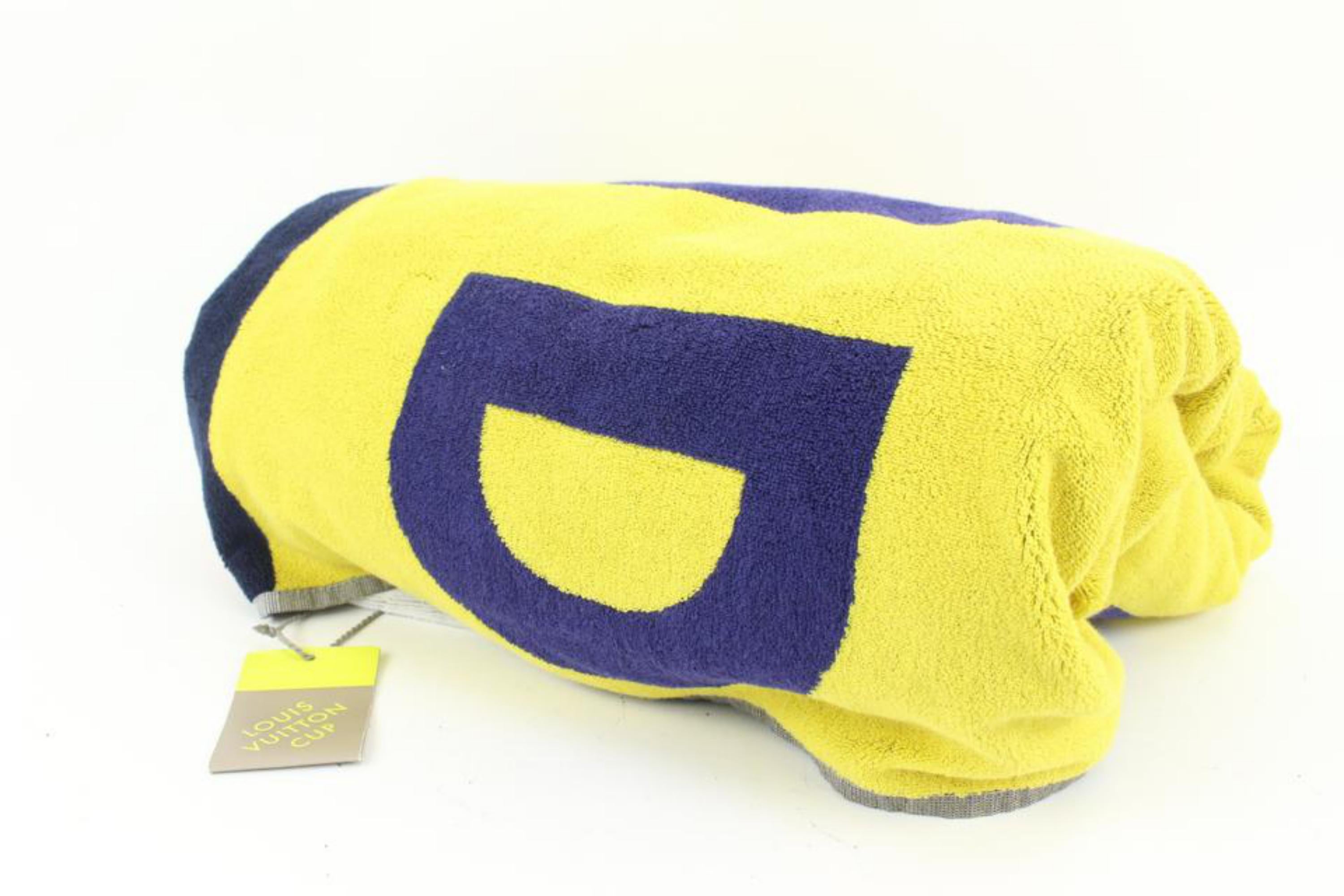 Louis Vuitton XL enorme blu x giallo x rosso 2003 Auckland LV Cup Asciugamano da lancio In condizioni buone in vendita a Dix hills, NY