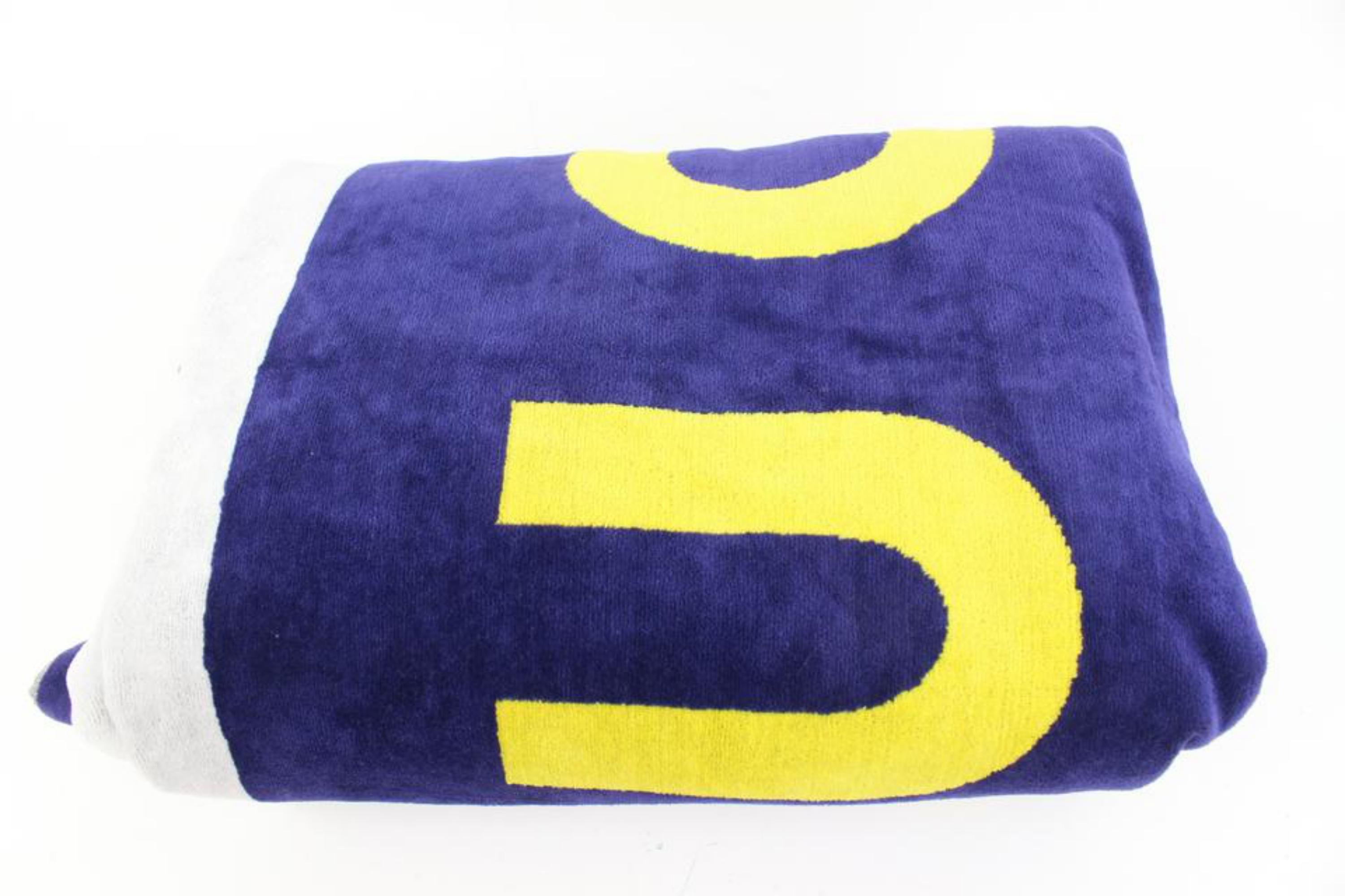 Louis Vuitton XL Huge Blue x Yellow x Red 2003 Auckland LV Cup Towel Throw  For Sale 2