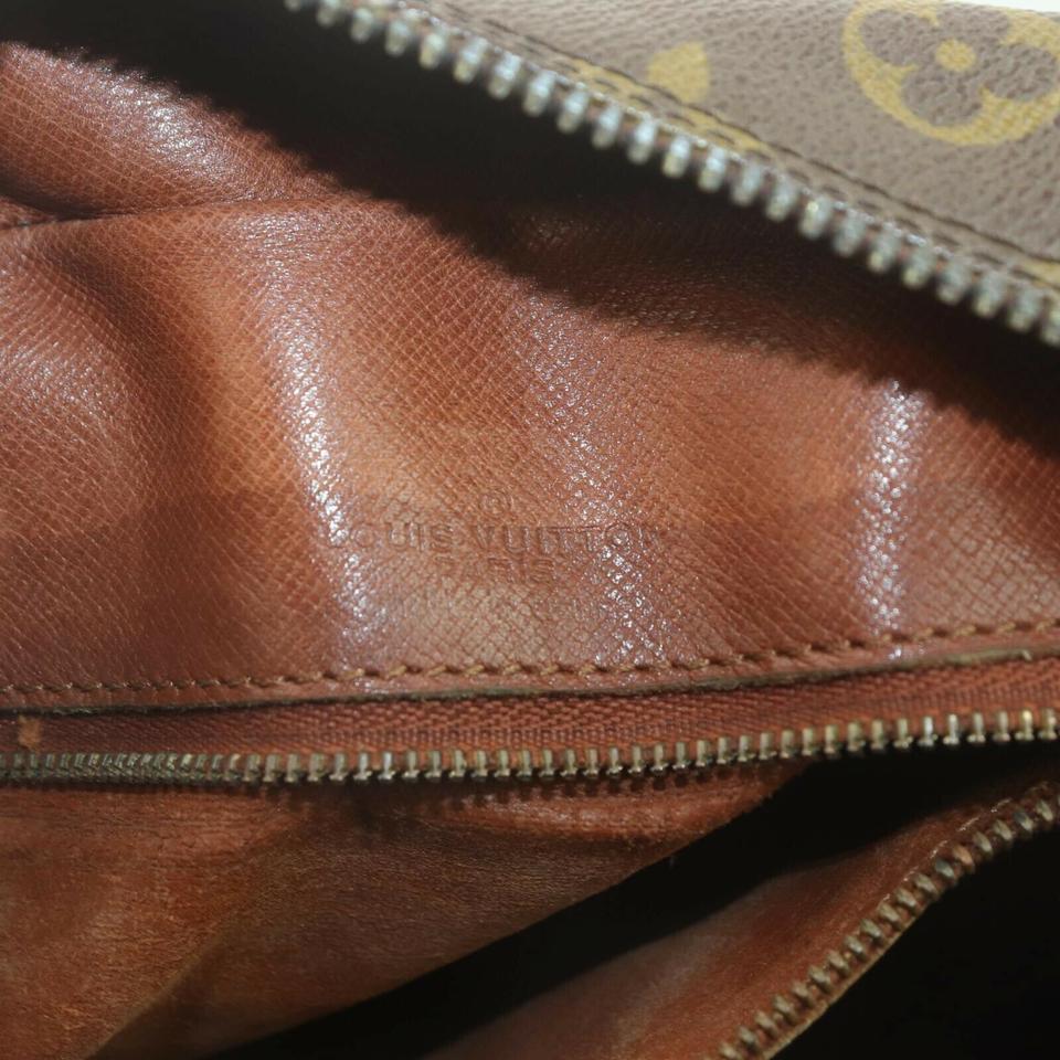 GOOD CONDITION
(7/10 or B)

(Outside) Minor rub partially

Minor lose-shape partially

Minor peeling in the outside pocket

(Outside) Minor stain partially

(Shoulder) Minor rub on a part of shoulder strap

Minor spot on a part of shoulder