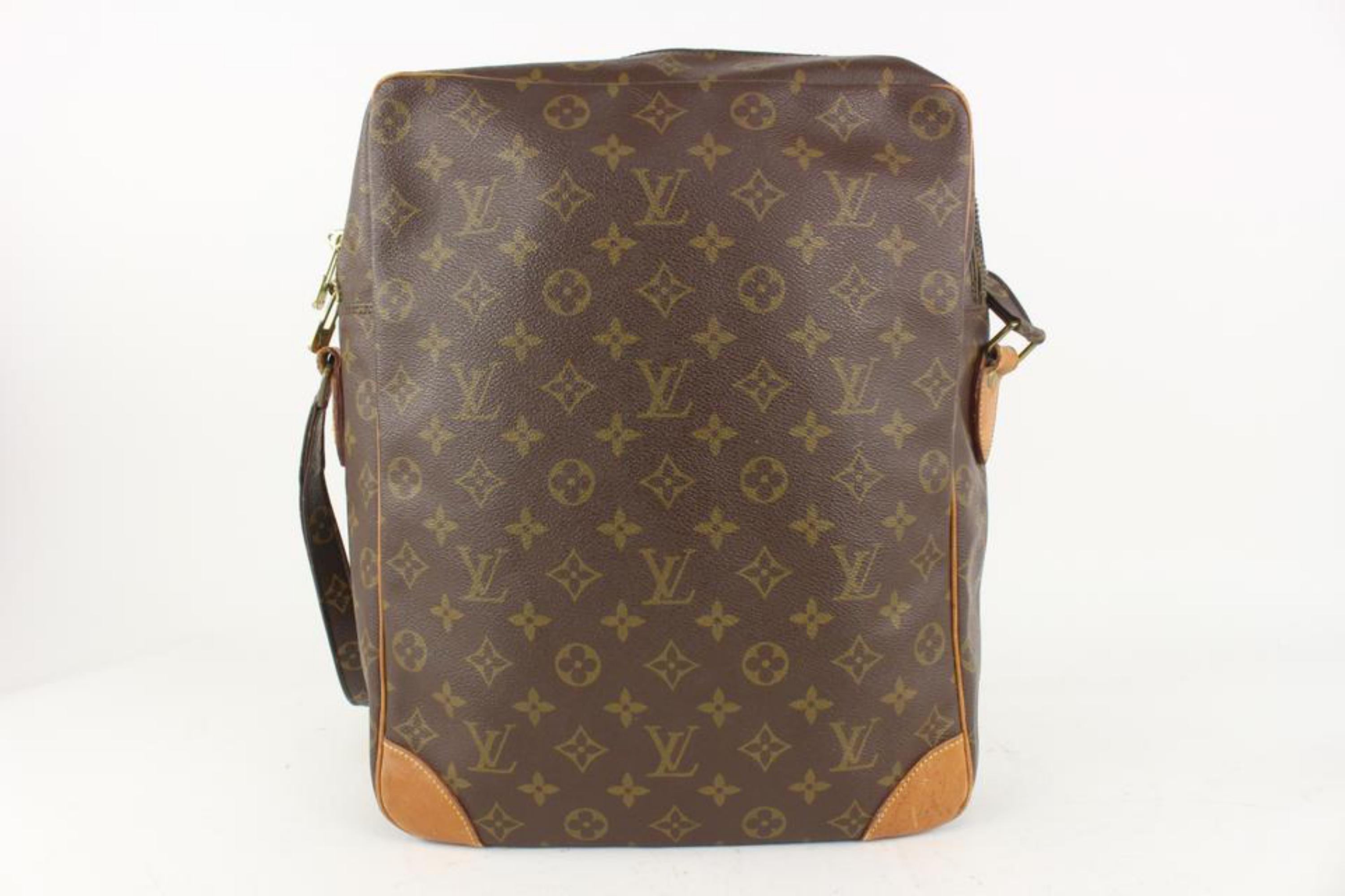 Louis Vuitton XL Monogram Danube GM Shoulder Bag 1LV88a In Good Condition For Sale In Dix hills, NY