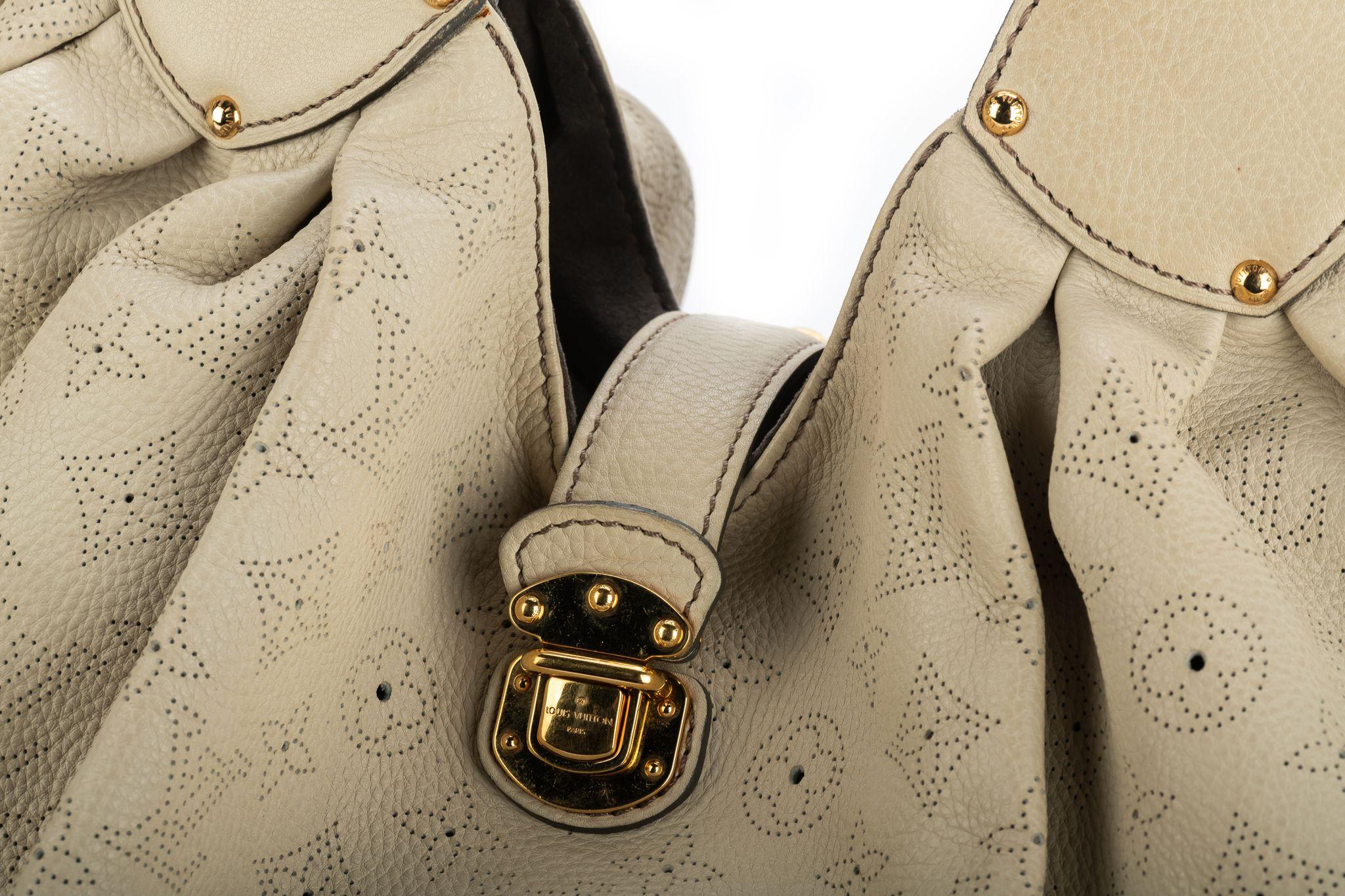 Louis Vuitton Xlg Cream Mahina Shoulder Bag For Sale 1