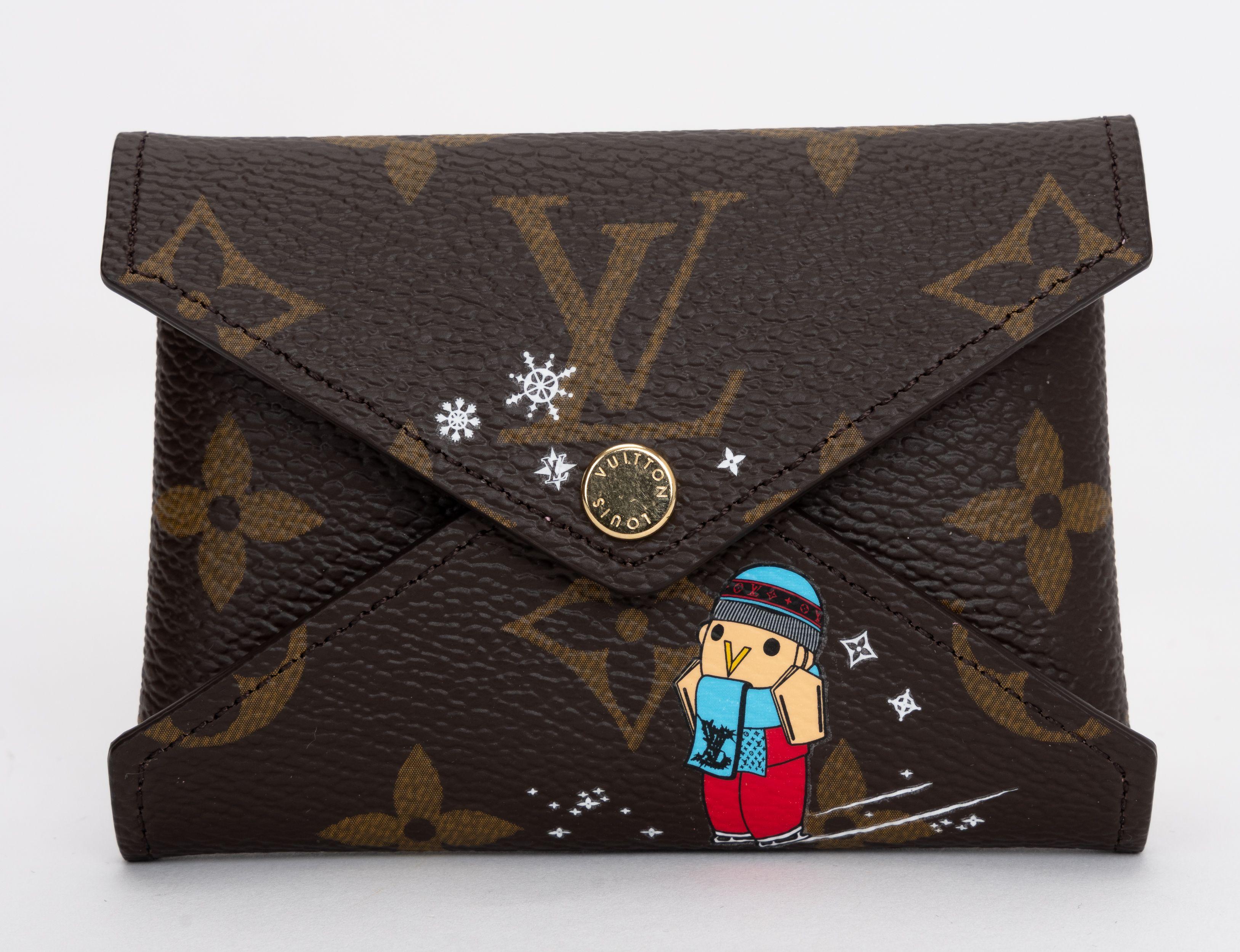 Women's or Men's Louis Vuitton Xmas 23 Kirigami Pochettes For Sale