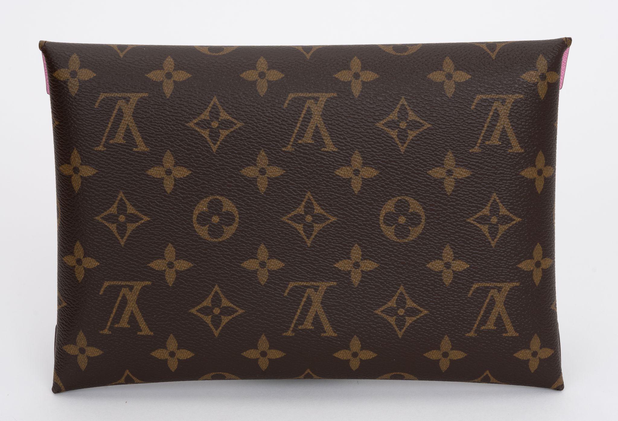 Louis Vuitton Xmas 23 Kirigami Pochettes For Sale 1