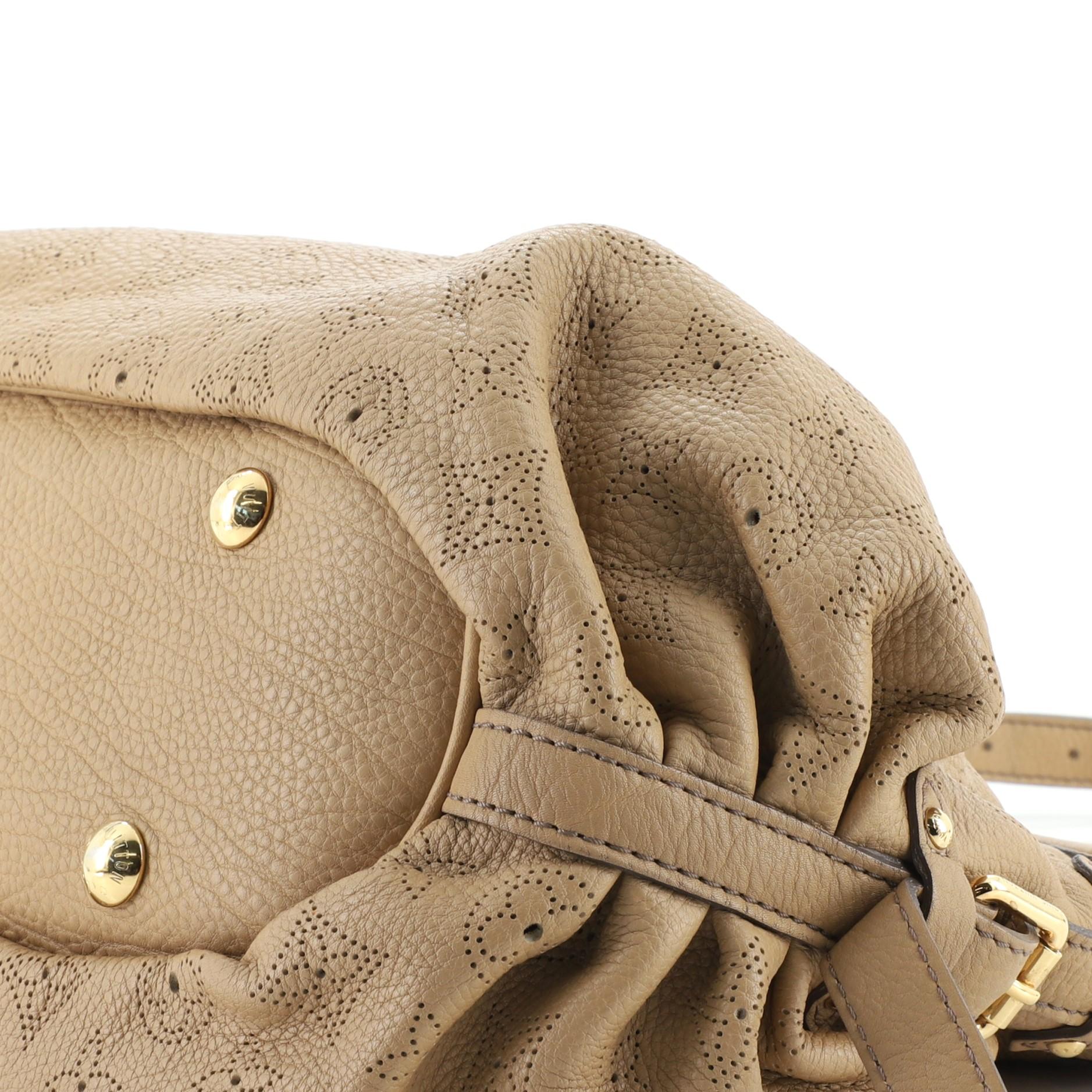 Louis Vuitton XS Umhängetasche Mahina Leder 2