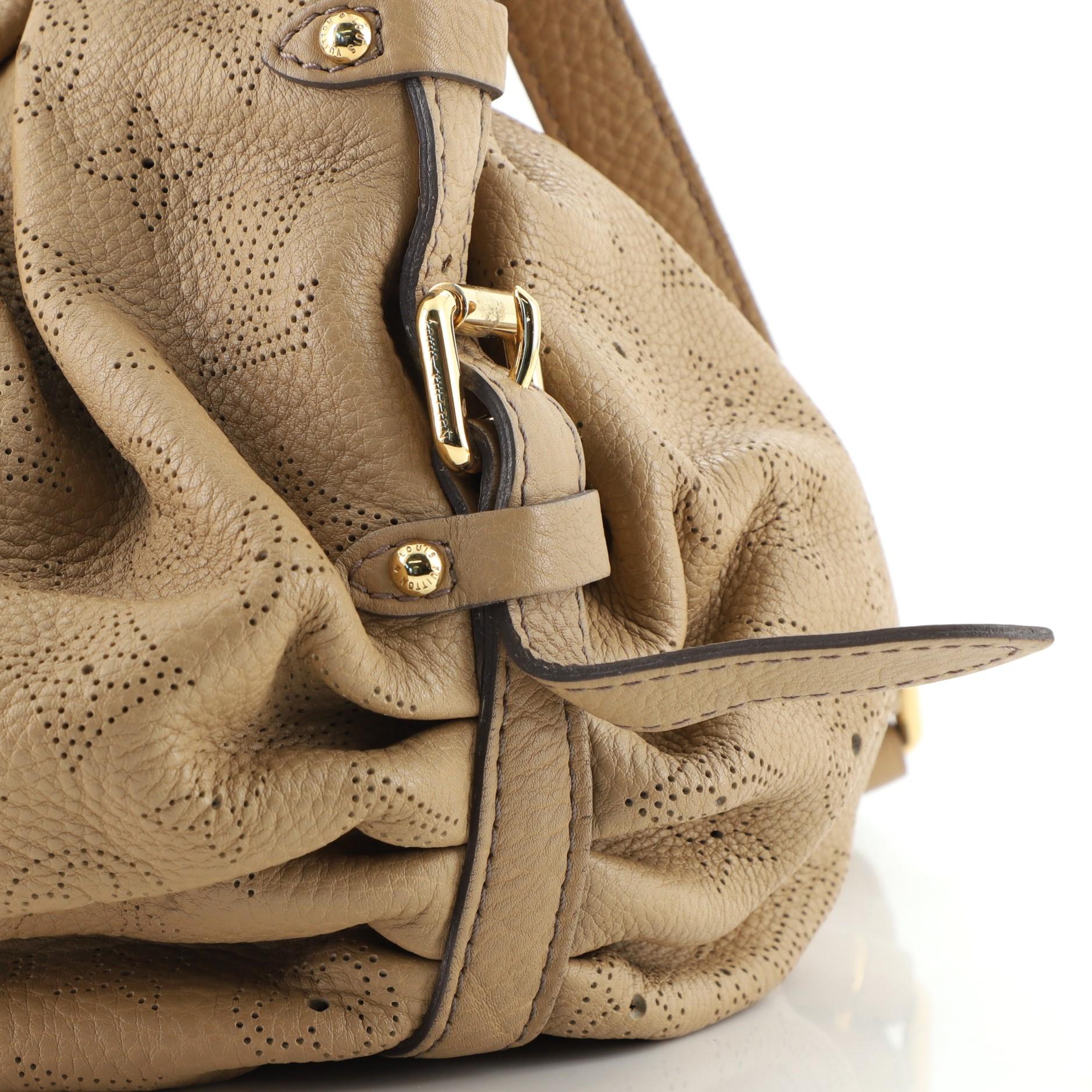 Louis Vuitton XS Umhängetasche Mahina Leder 3