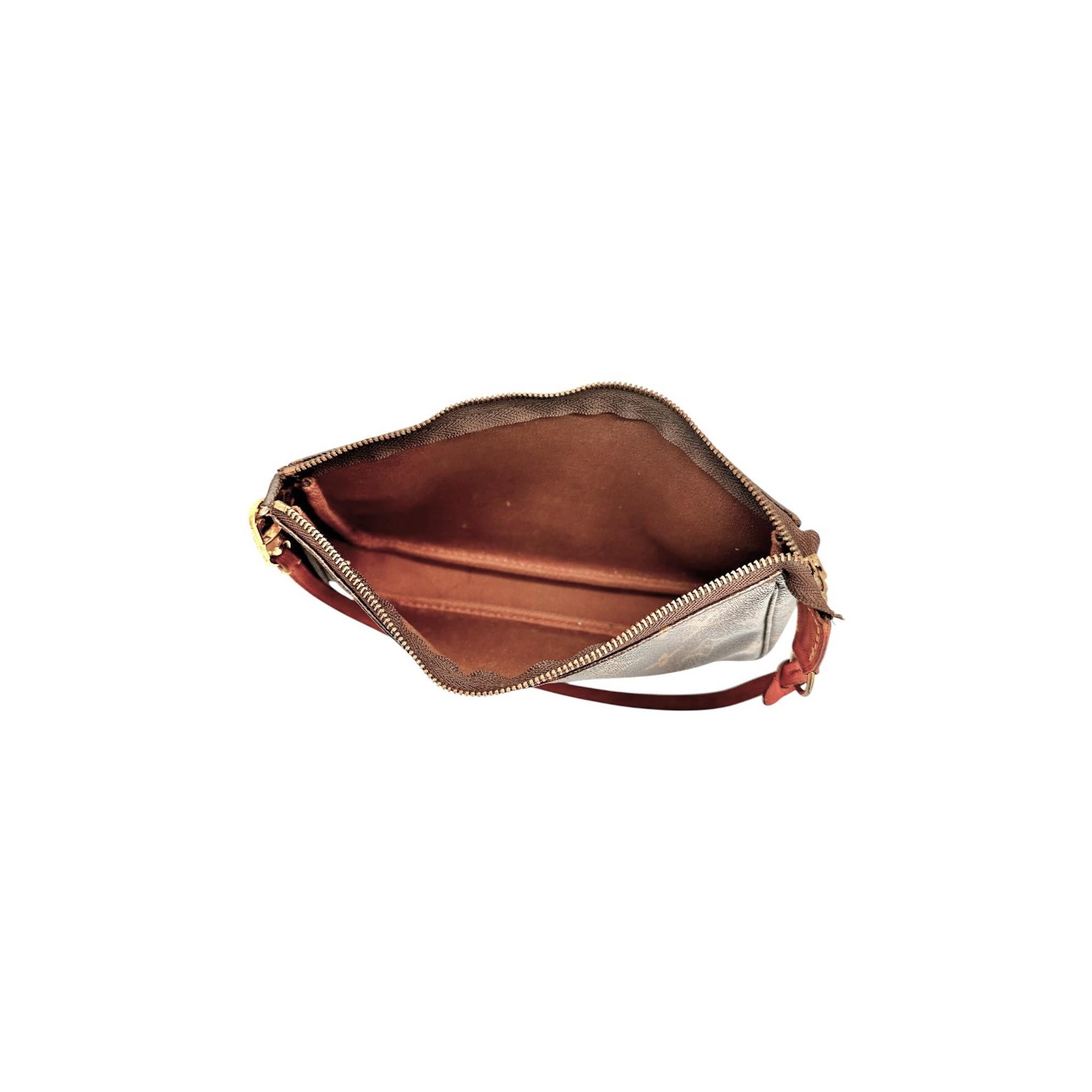 Louis Vuitton Y2K Monogram Pochette Zubehör im Angebot 2