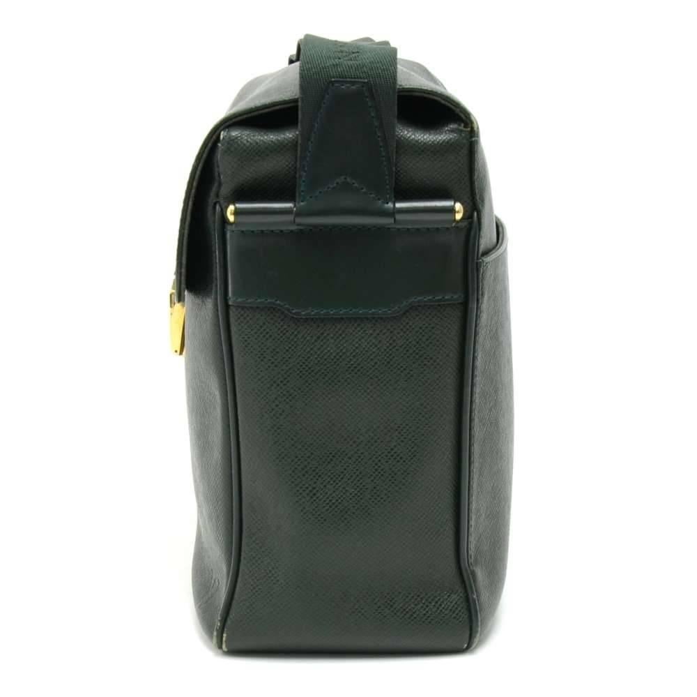 Black Louis Vuitton Yaranga Green Taiga Leather Messenger Bag  For Sale