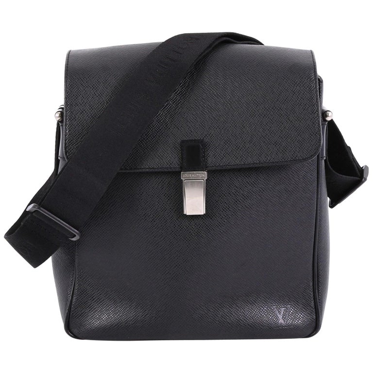 Louis Vuitton Yaranga Messenger Bag Taiga Leather Medium at 1stDibs