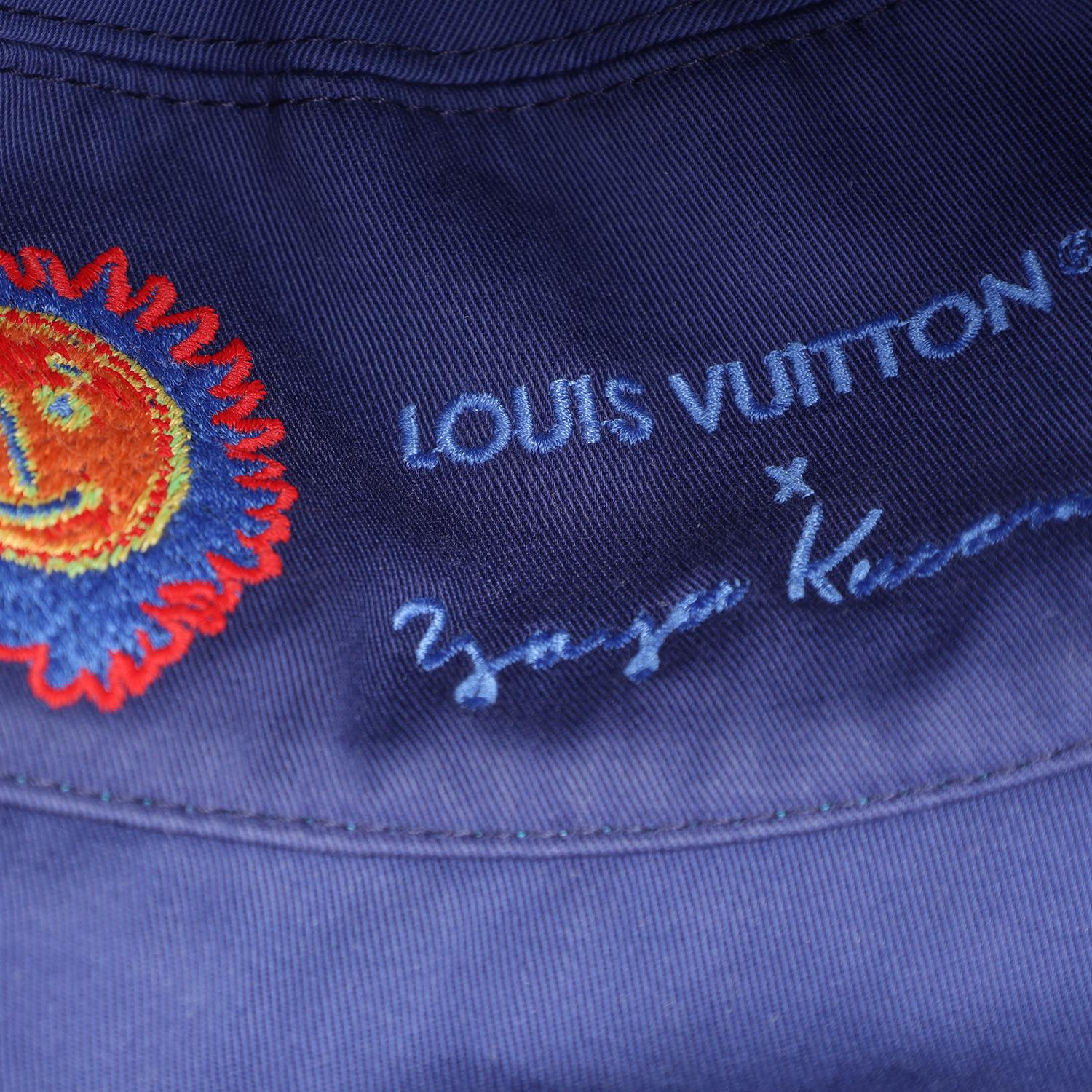 LOUIS VUITTON Yayoi Kusma 2023 Chapeau Bucket à visages réversibles en vente 3