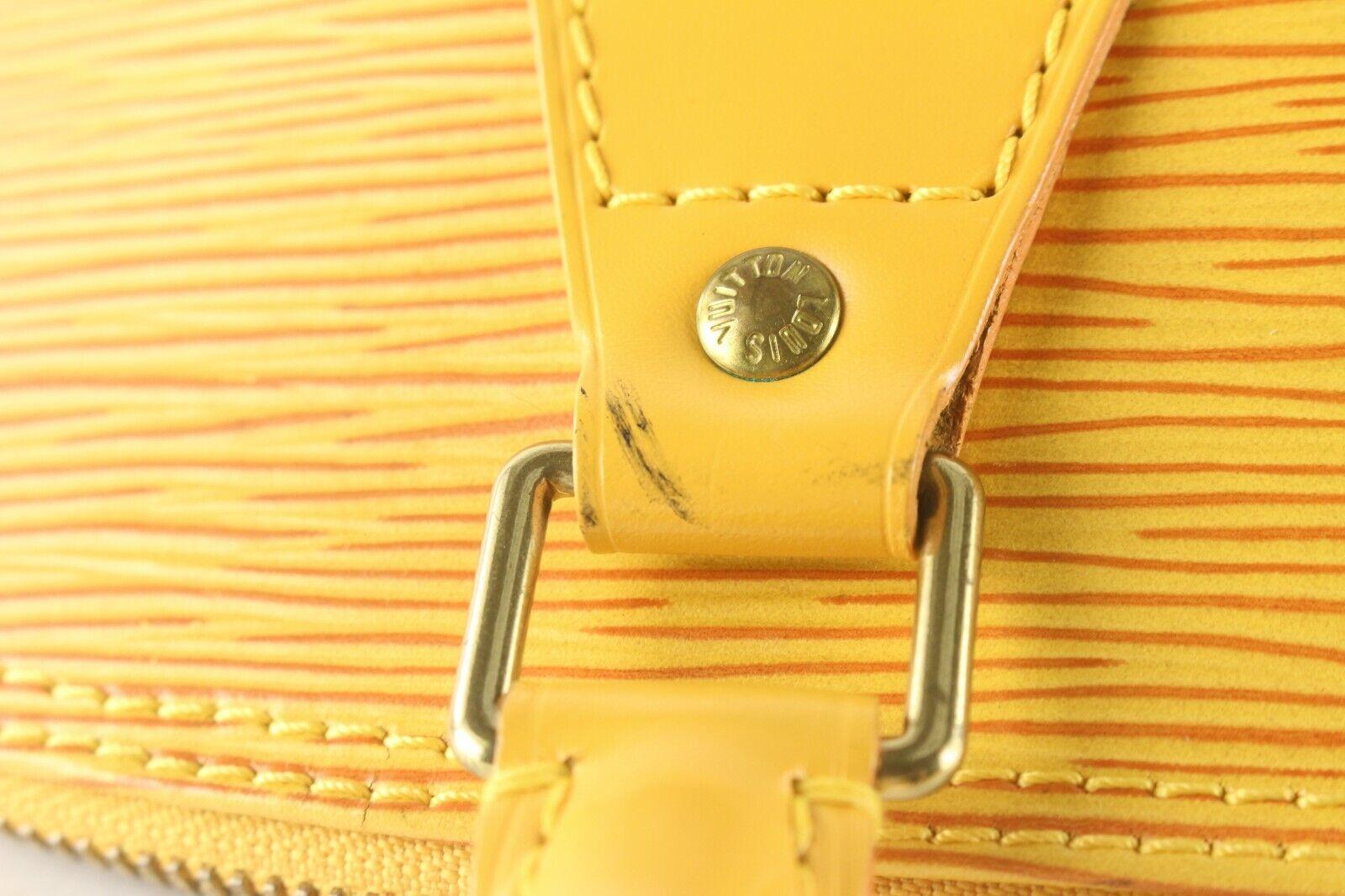 Louis Vuitton Yellow Alma PM Epi Leather 8LV926K For Sale 3
