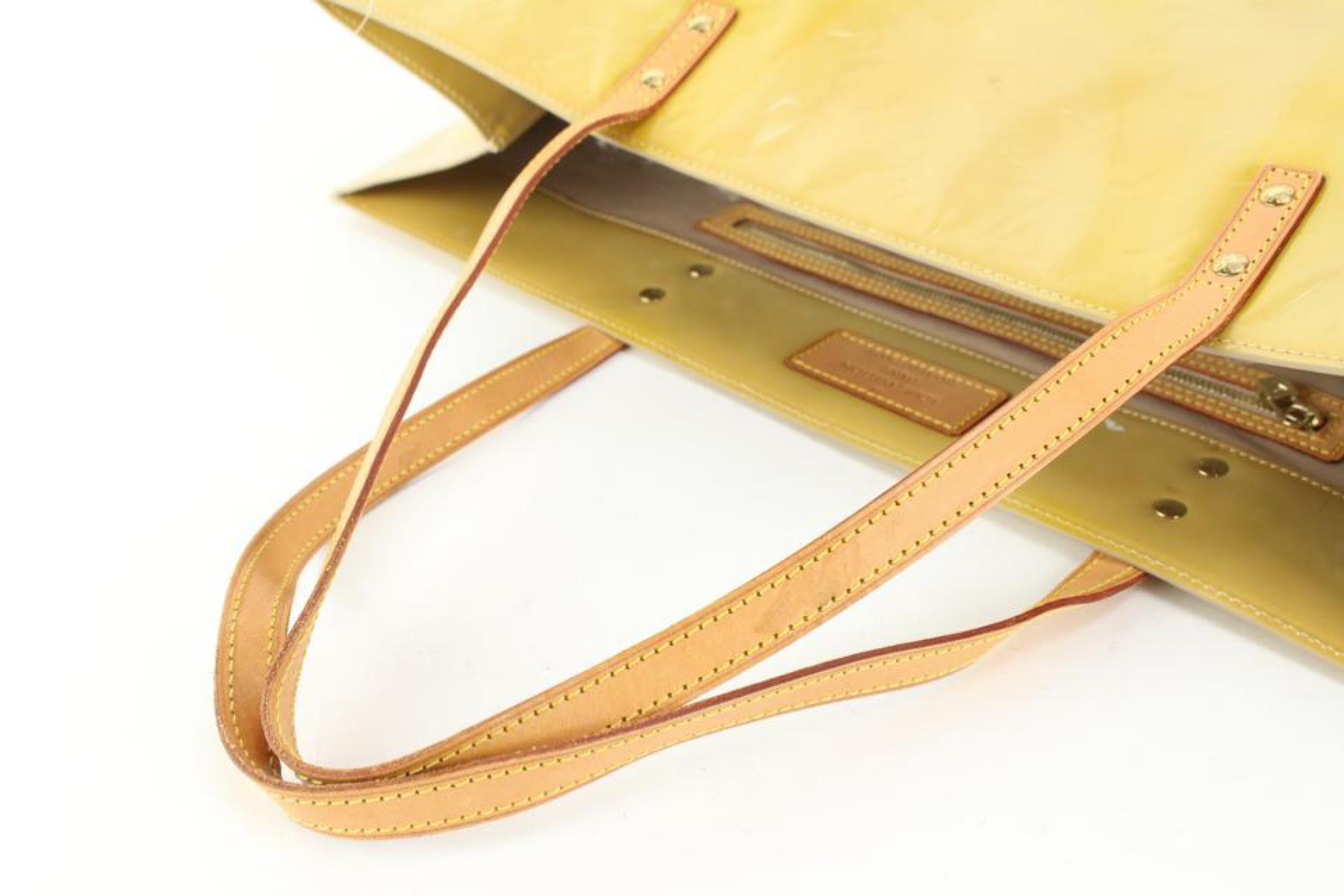 Sac fourre-tout Louis Vuitton jaune-beige Monogram Vernis Reade GM 63lk512s en vente 6