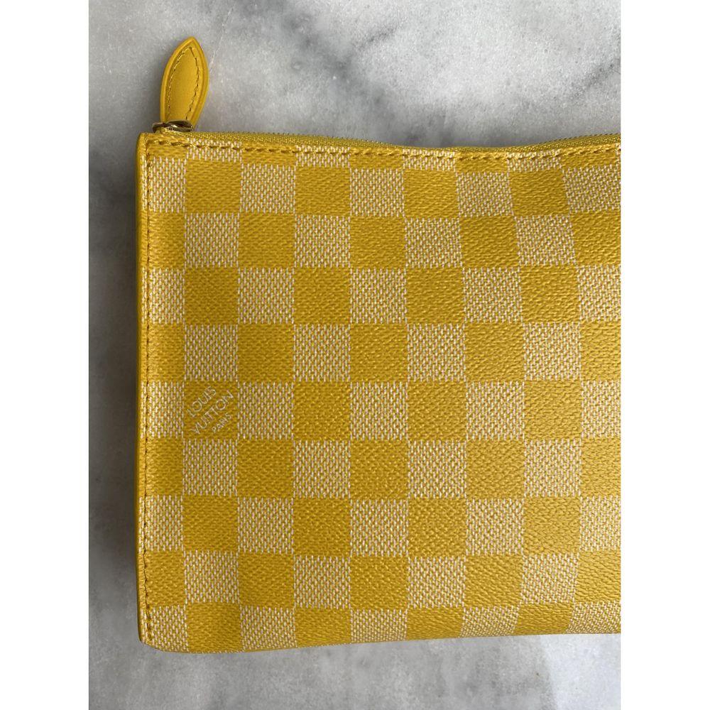 Louis Vuitton, Yellow canvas bag In Good Condition In Clichy, FR