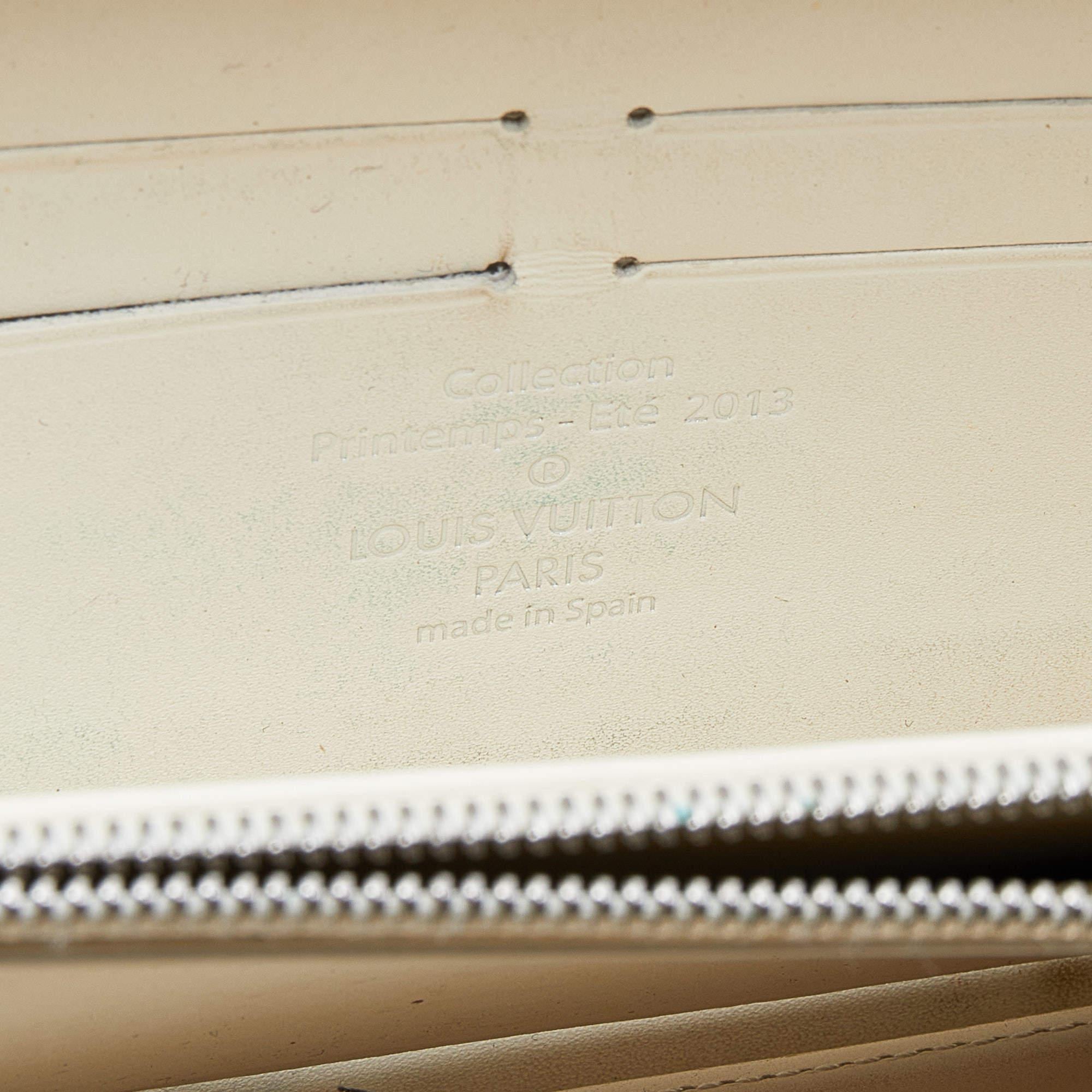Louis Vuitton Yellow Damier Facette Zippy Wallet In Fair Condition For Sale In Dubai, Al Qouz 2