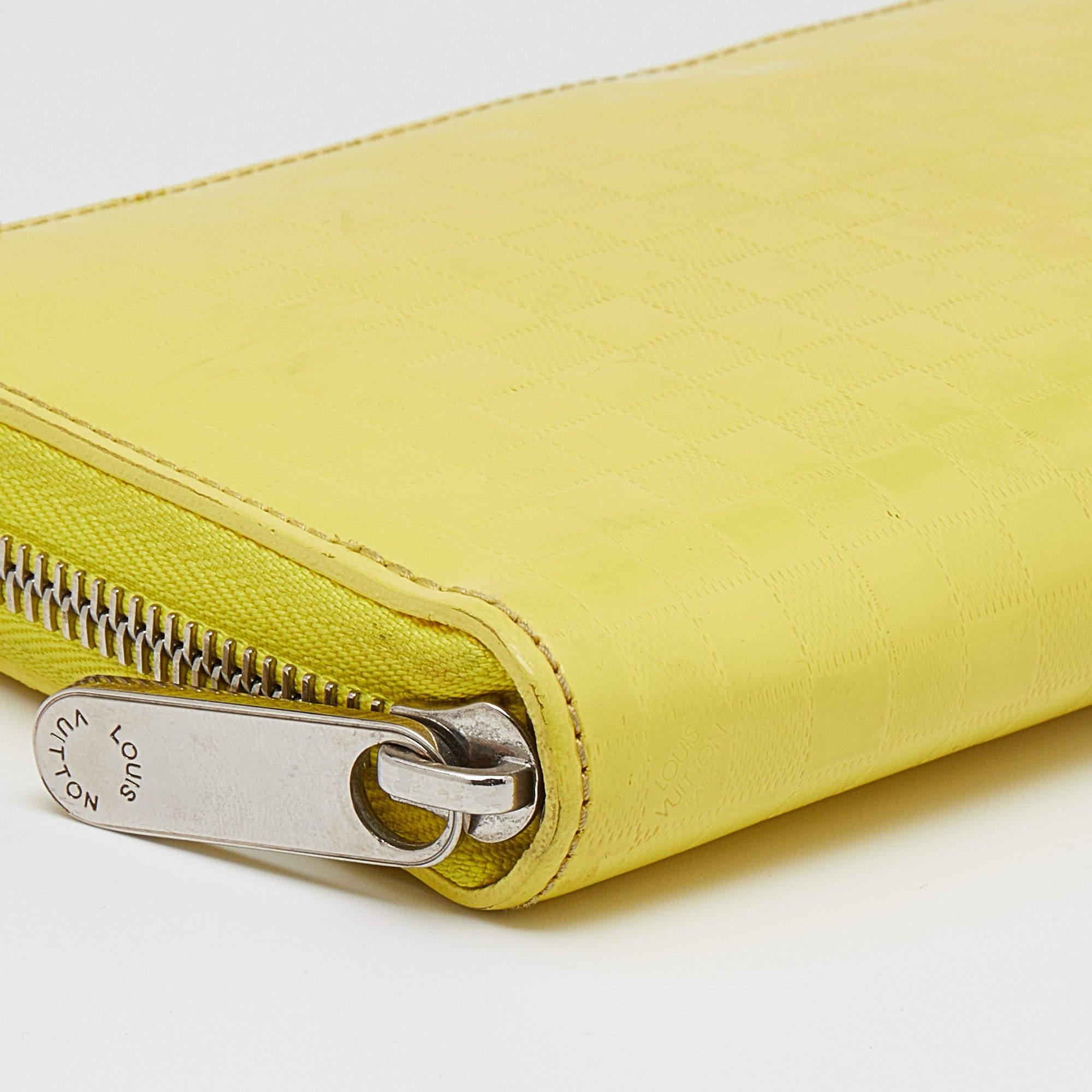 Louis Vuitton Yellow Damier Facette Zippy Wallet For Sale 1