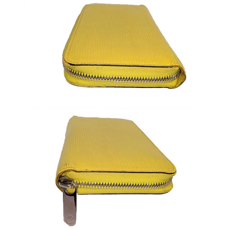 Leather wallet Louis Vuitton Yellow in Leather - 31713213