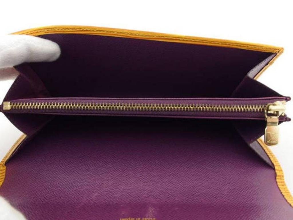 Louis Vuitton Yellow Epi Sarah Bifold 216459 Wallet In Fair Condition For Sale In Forest Hills, NY