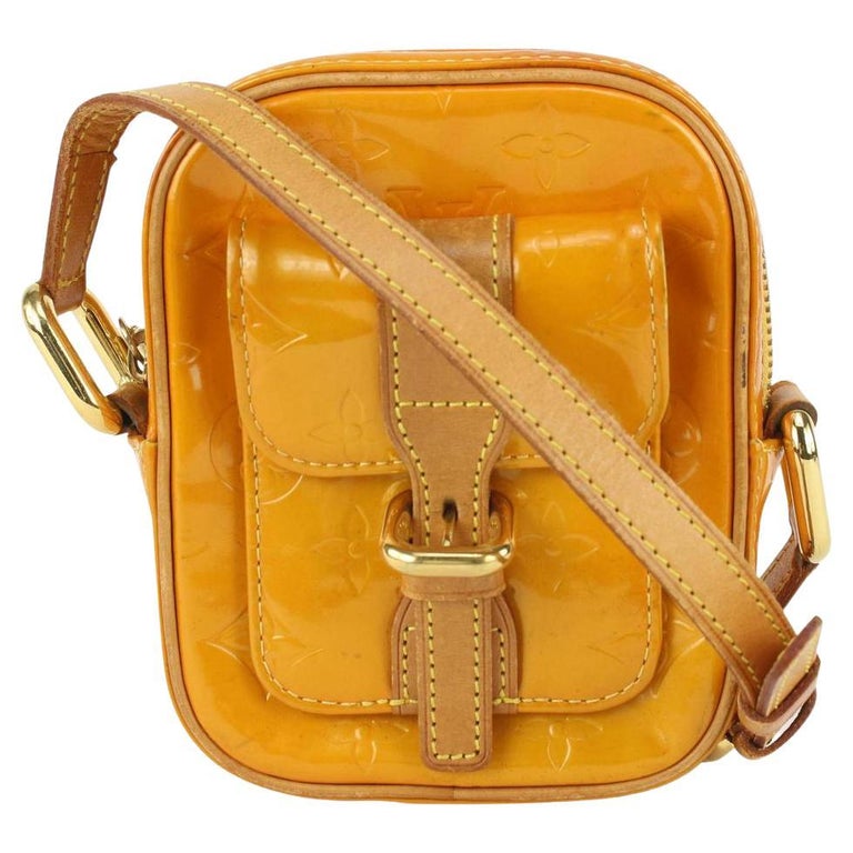 Mini sac à bandoulière Louis Vuitton jaune-orange monogrammé Vernis  Christie PM En vente sur 1stDibs