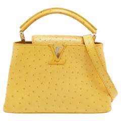 Louis Vuitton sac Capucines BB en cuir d'autruche jaune