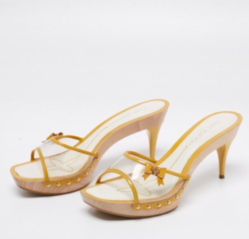 Louis Vuitton Yellow Patent Leather And PVC Bow Platform Slide Sandals Size 40.5 In Good Condition In Dubai, Al Qouz 2