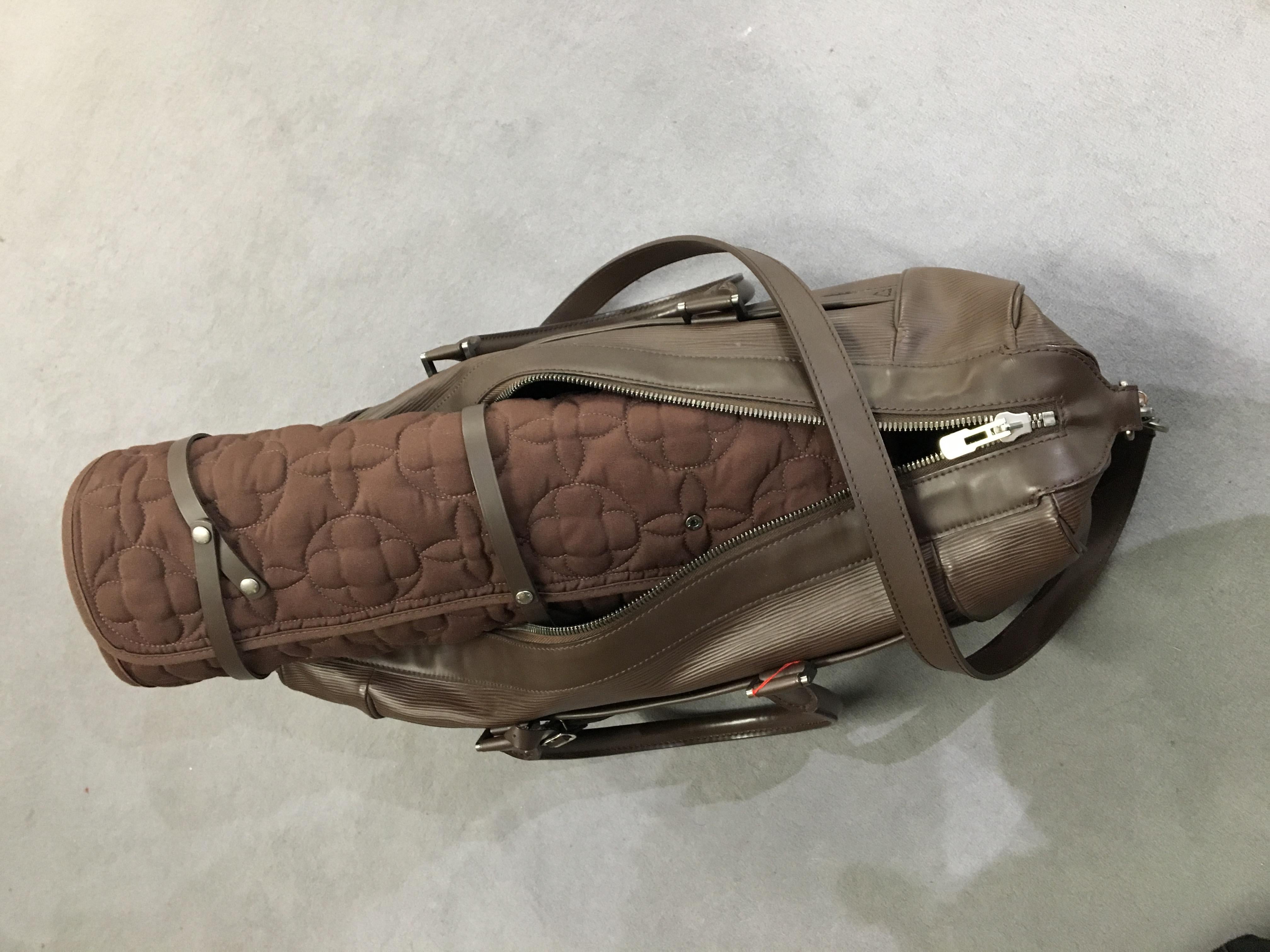 Women's or Men's Louis Vuitton Yoga Leather Bag For Sale