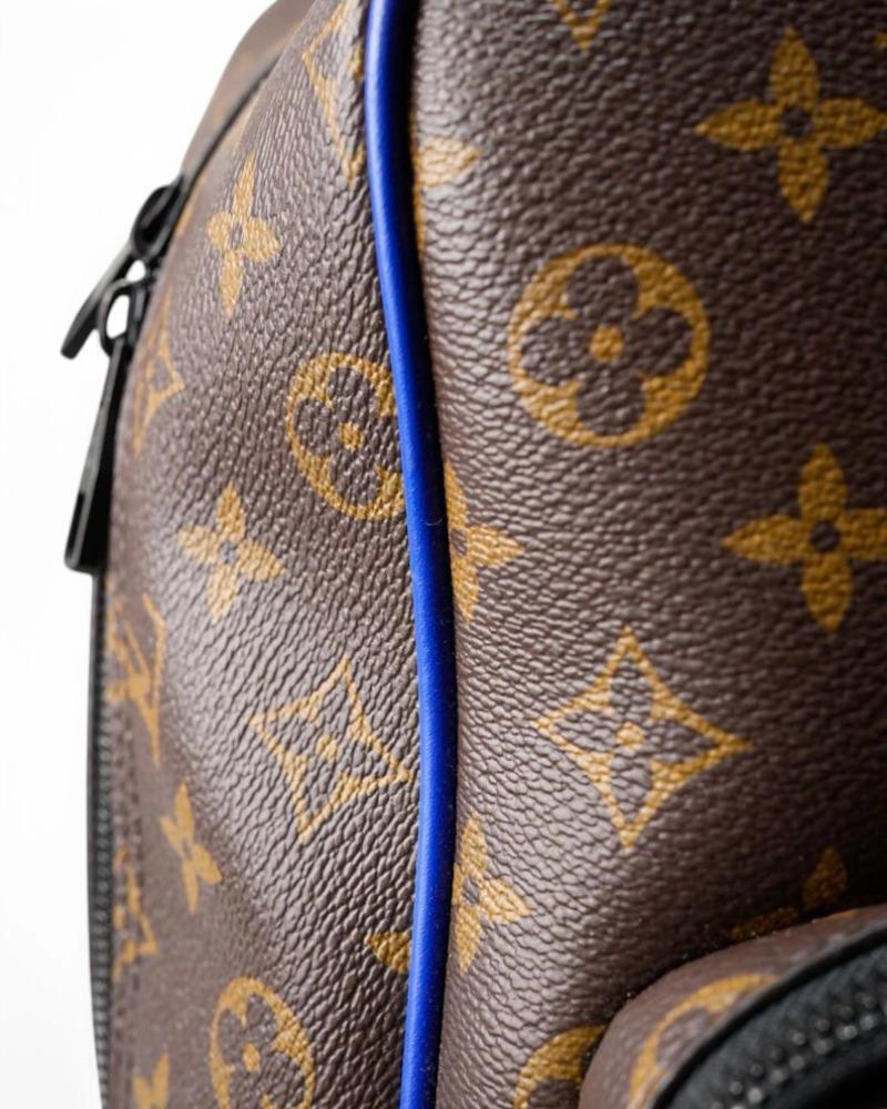 Louis Vuitton Sac à dos Dean Monogram Macassar Blue en vente 8