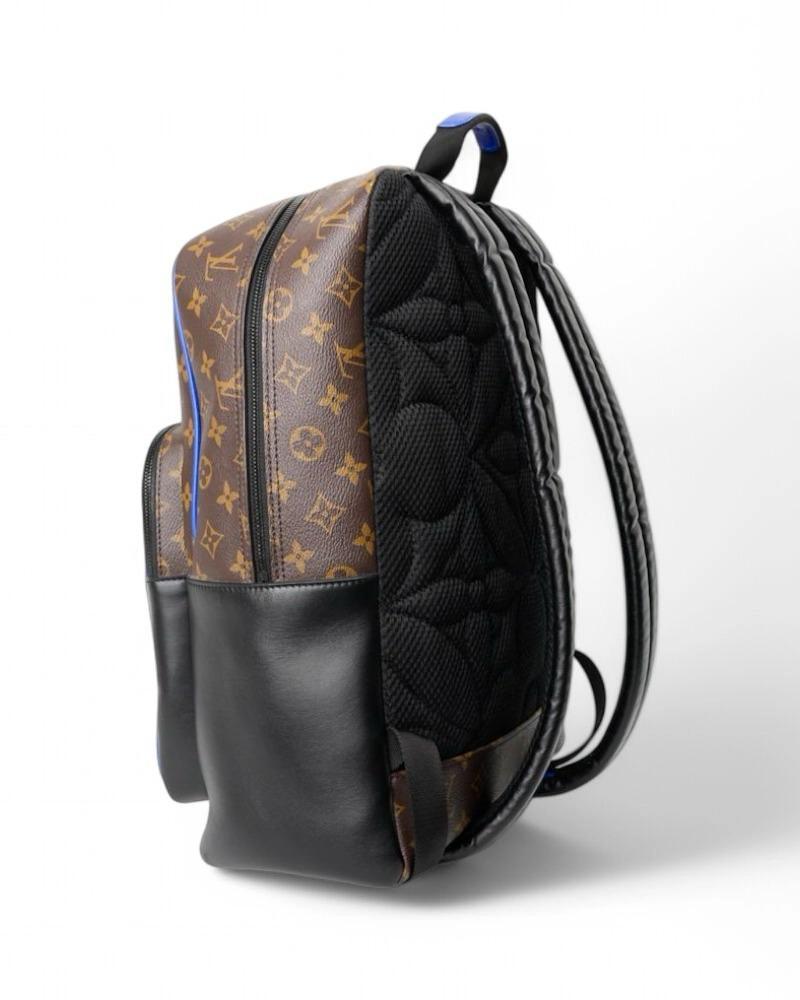 Louis Vuitton Sac à dos Dean Monogram Macassar Blue Pour femmes en vente
