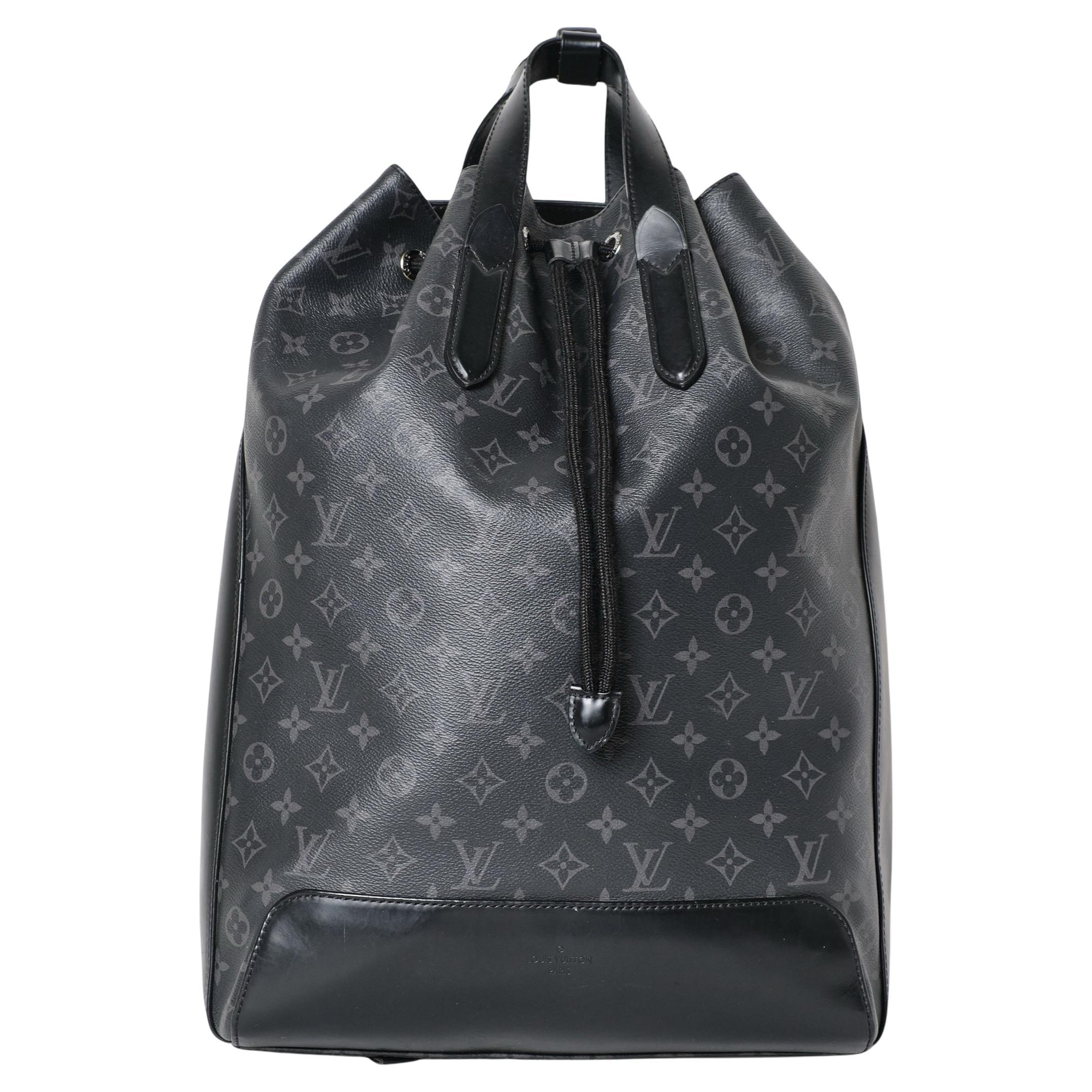 Sac à dos Louis Vuitton Explorer Monogram Eclipse en vente