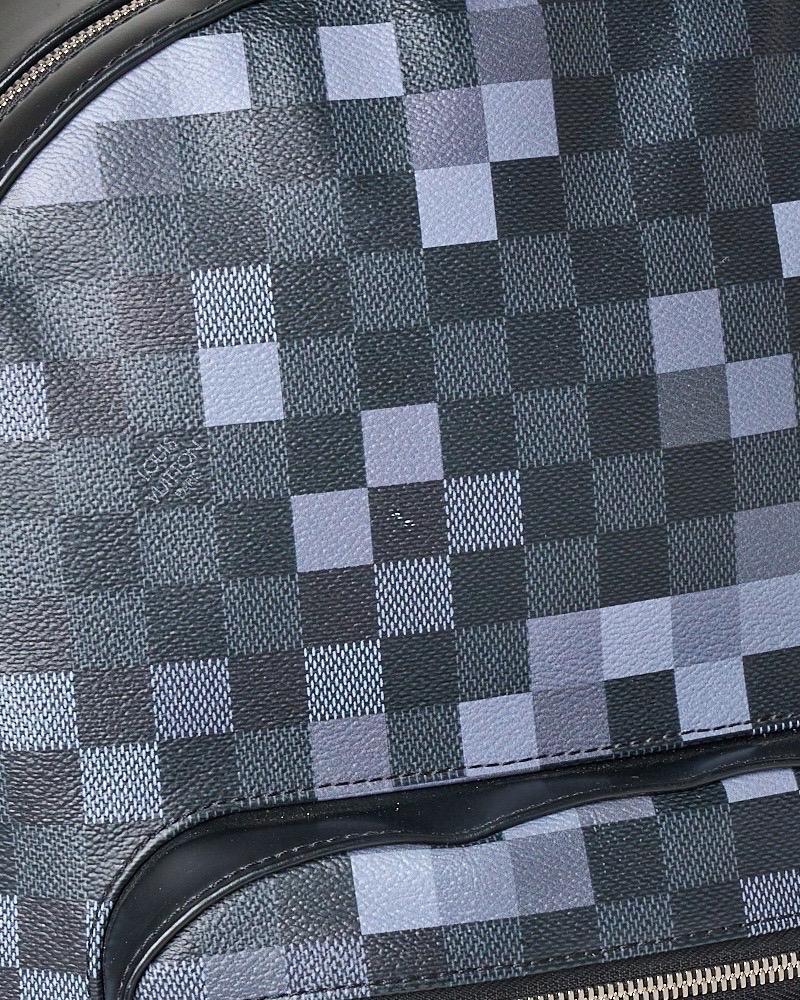 Zaino Louis Vuitton MM Damier Graphite Pixel Nero in vendita 12