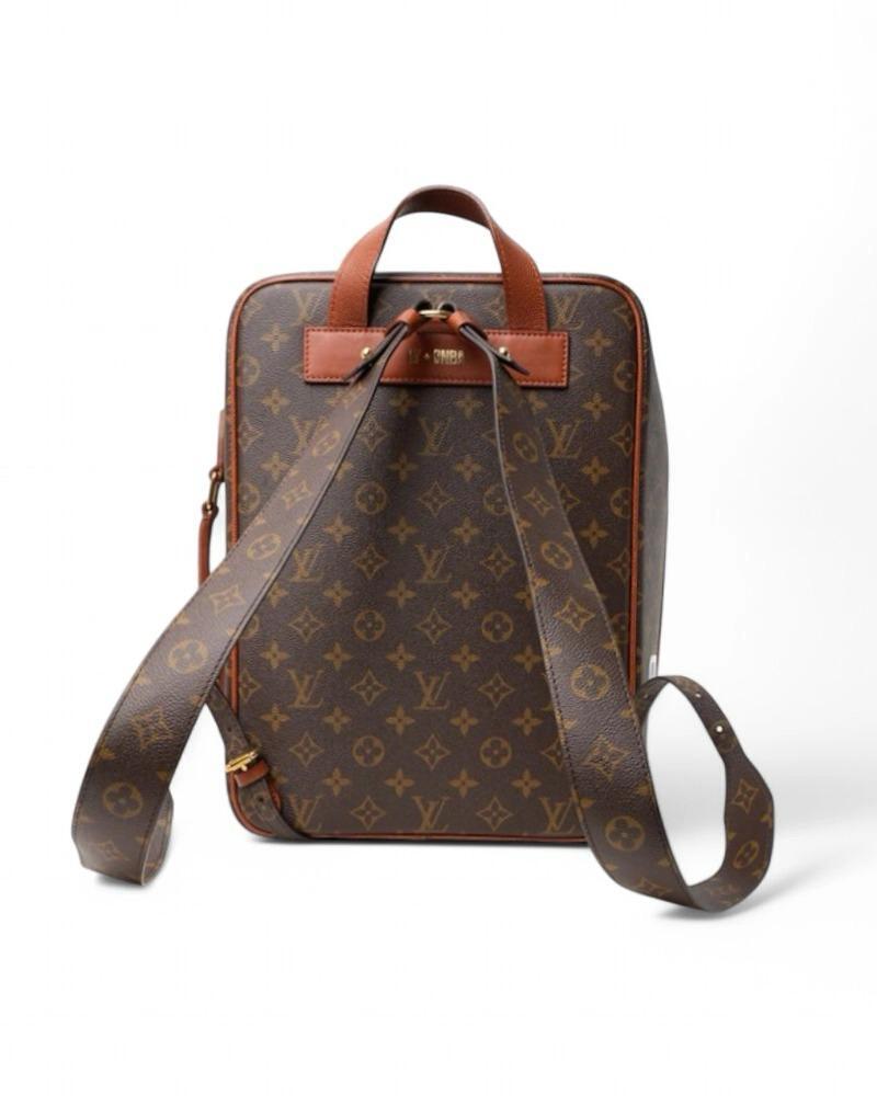 Louis Vuitton Legacy Shoes Box Monogram Backpack Excellent état - En vente à Torre Del Greco, IT