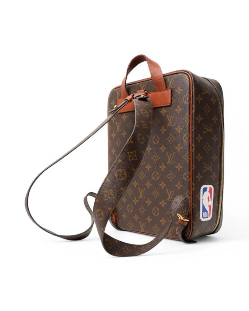 Louis Vuitton Legacy Shoes Box Monogram Backpack en vente 1