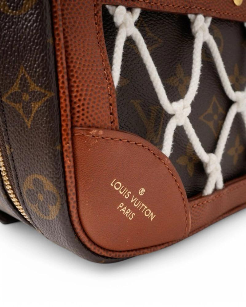 Louis Vuitton Legacy Shoes Box Monogram Backpack en vente 2