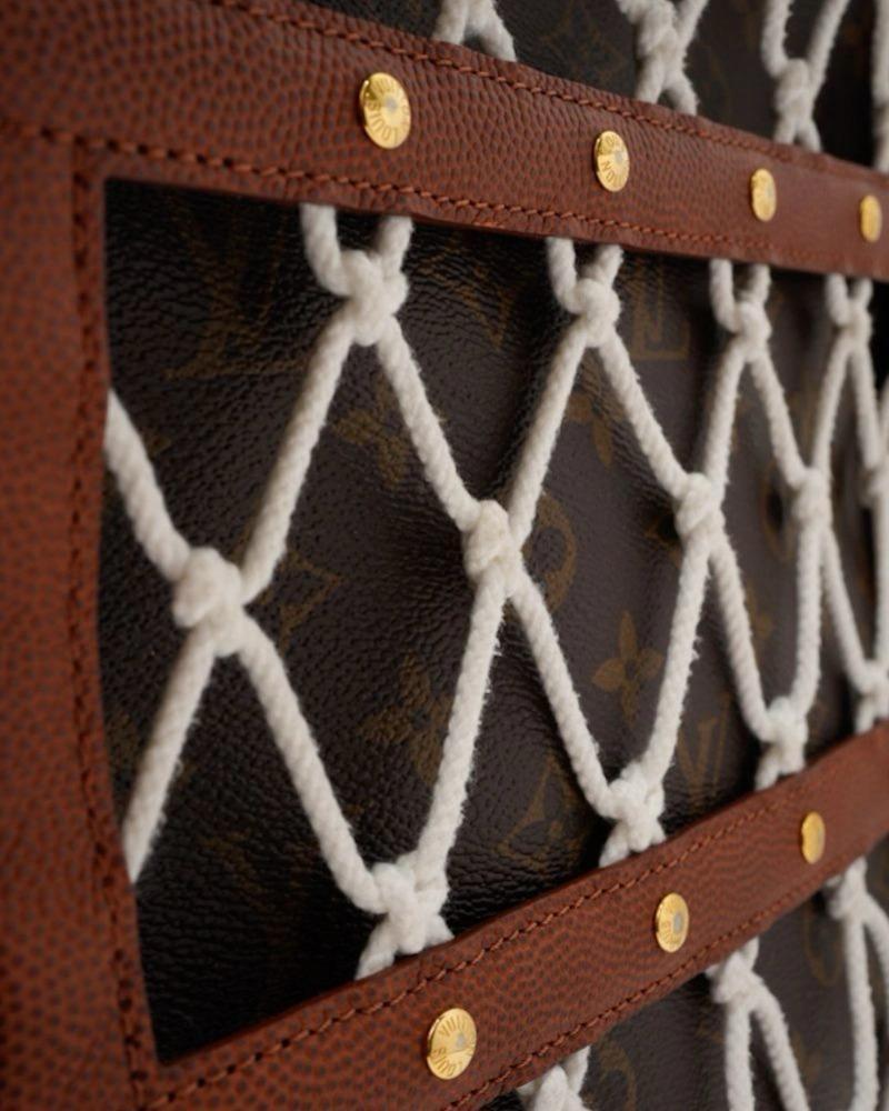 Louis Vuitton Legacy Shoes Box Monogram Backpack en vente 3