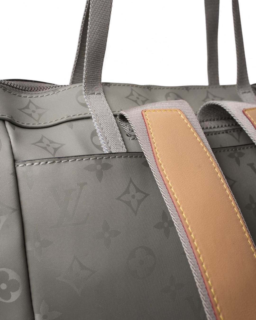 Louis Vuitton Zaino Tote GM Monogram Titanium For Sale 11