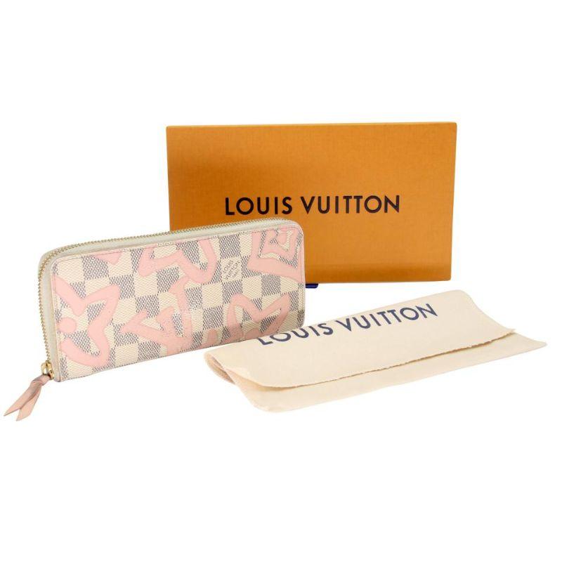 Louis Vuitton Zippy Damier Azur Tahitienne Clemence Wallet LV-0326N-0087

The Louis Vuitton Clemence Wallet is a newer wallet that sports a more compact frame but still has the capacity to carry your cards, cash and change. With its roomy capacity