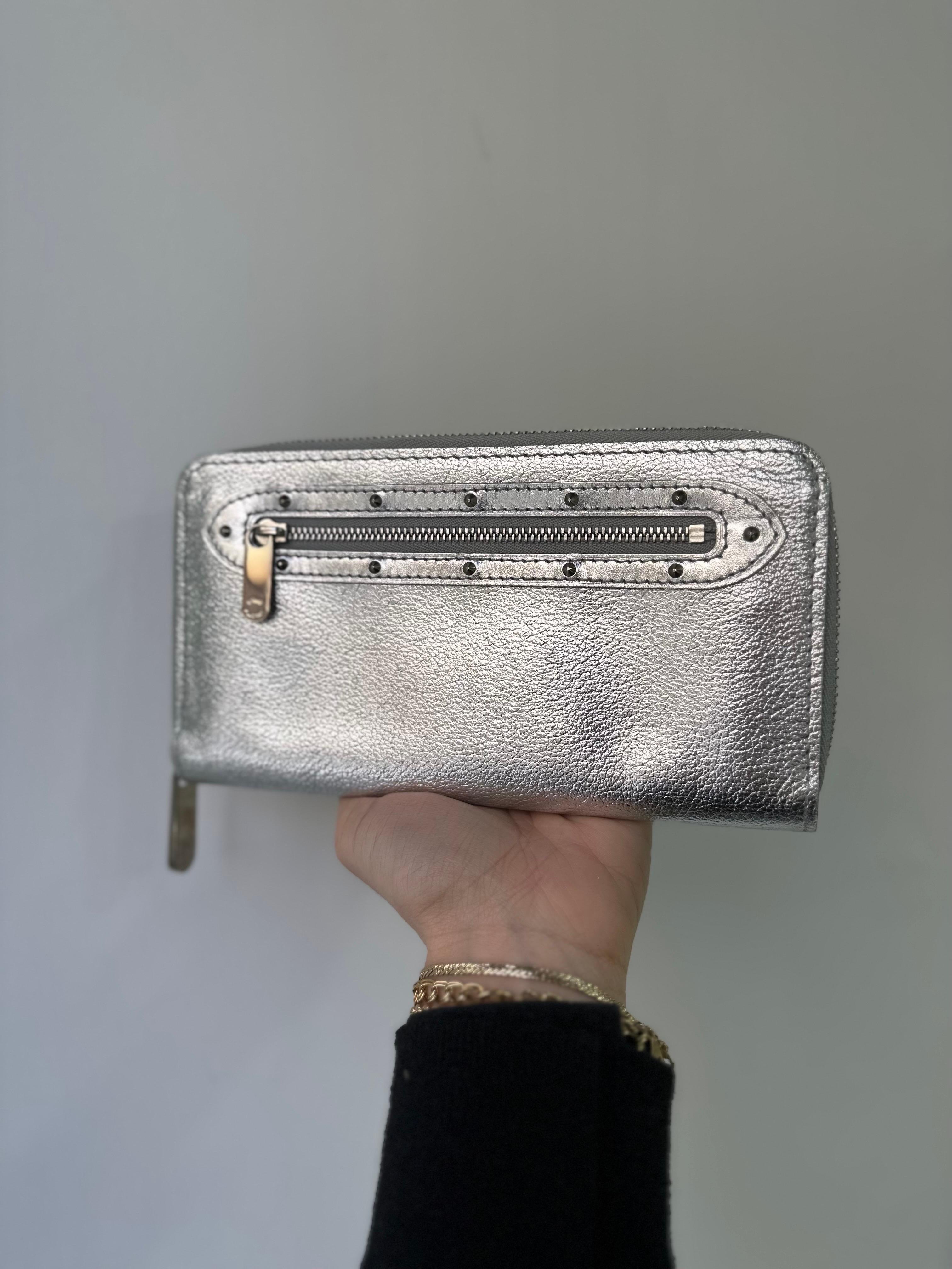 Louis Vuitton Zippy Suhali Wallet Silver Leather  For Sale 6